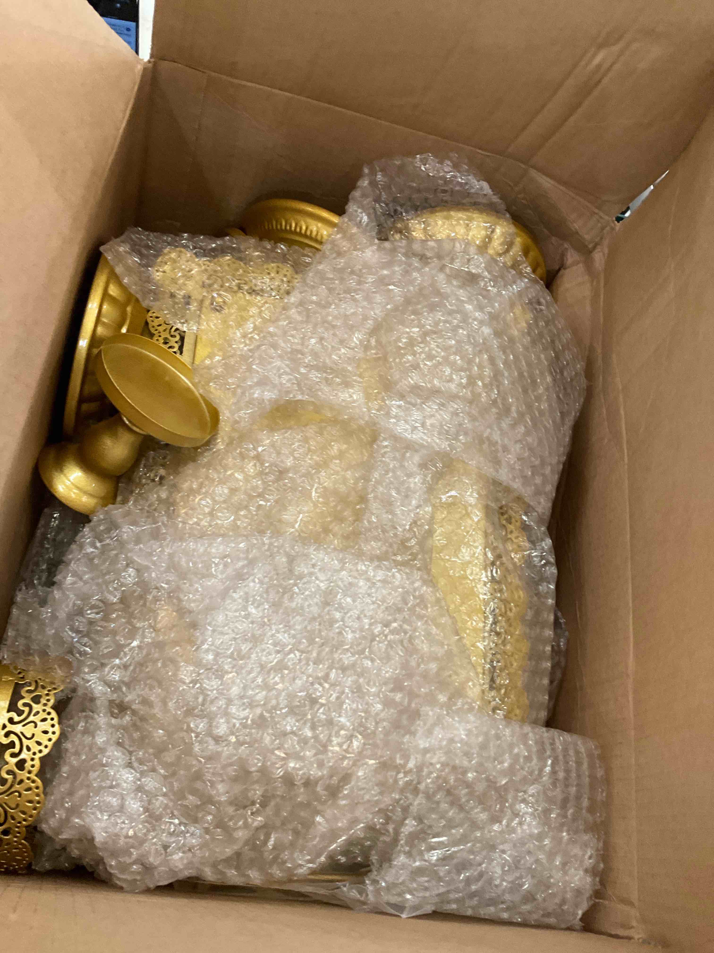 https://s3.amazonaws.com/lotting-images-prod/BargainHunt/EXS01507978_1716224460901.jpeg