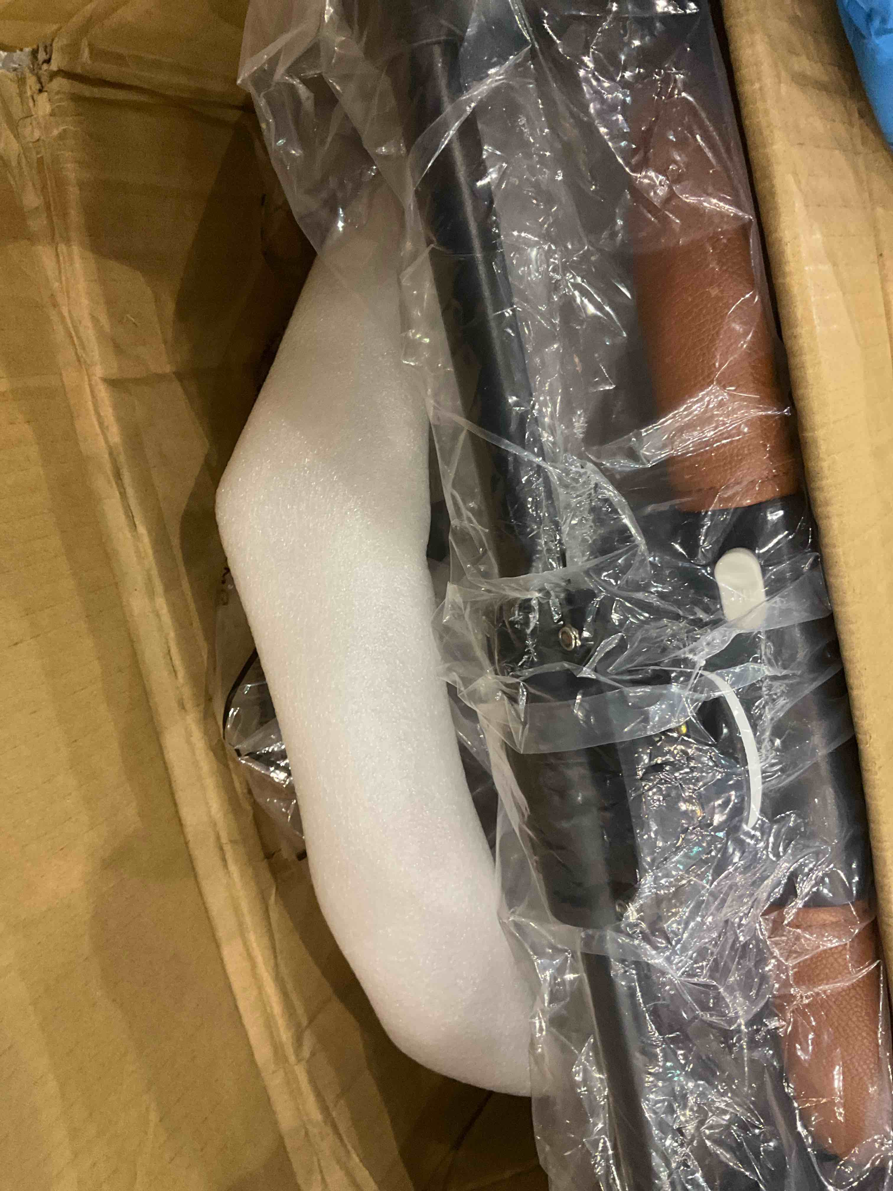 https://s3.amazonaws.com/lotting-images-prod/BargainHunt/EXS01508131_1717154408018.jpeg