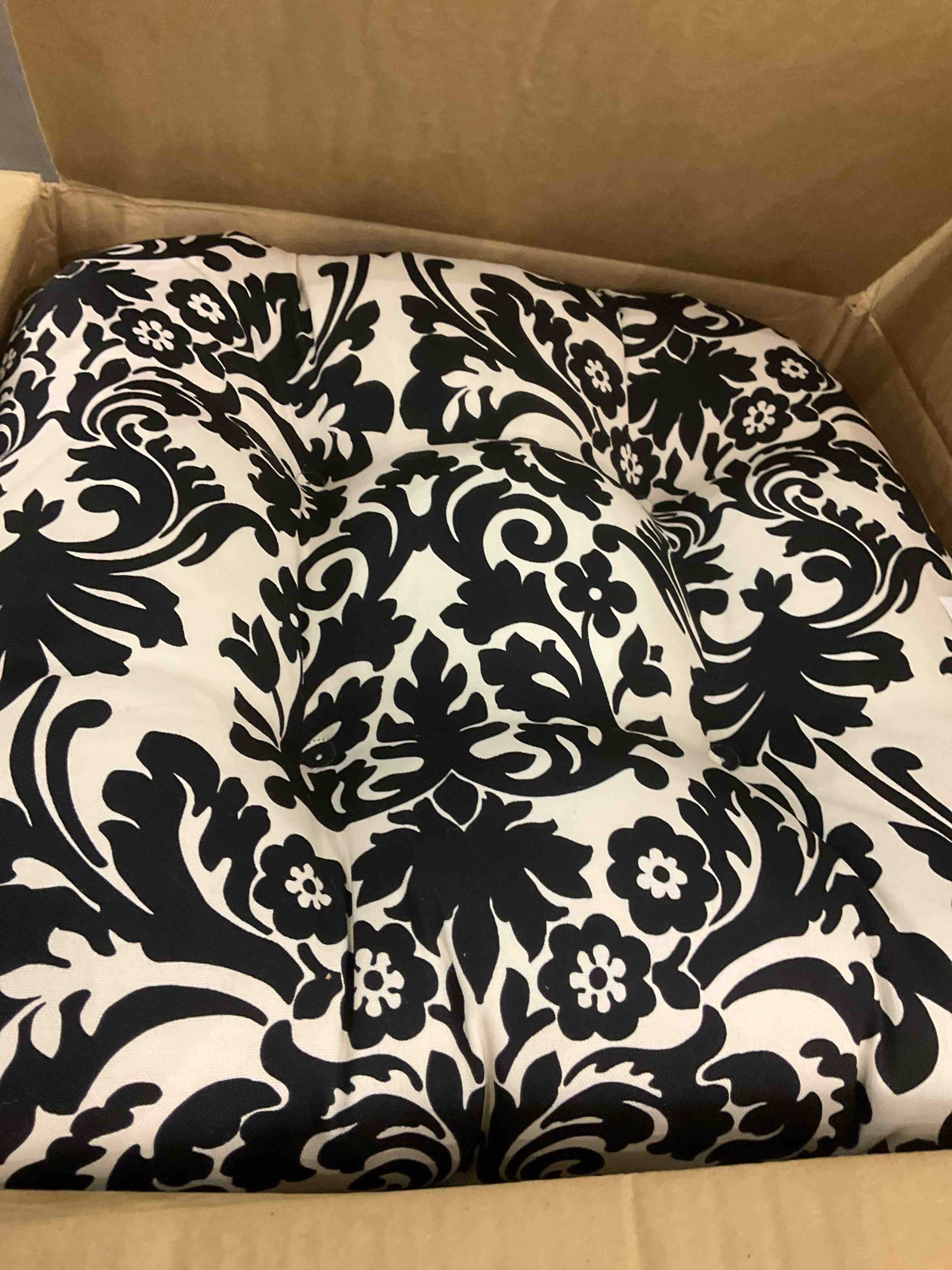 https://s3.amazonaws.com/lotting-images-prod/BargainHunt/EXS01508132_1717154547039.jpeg