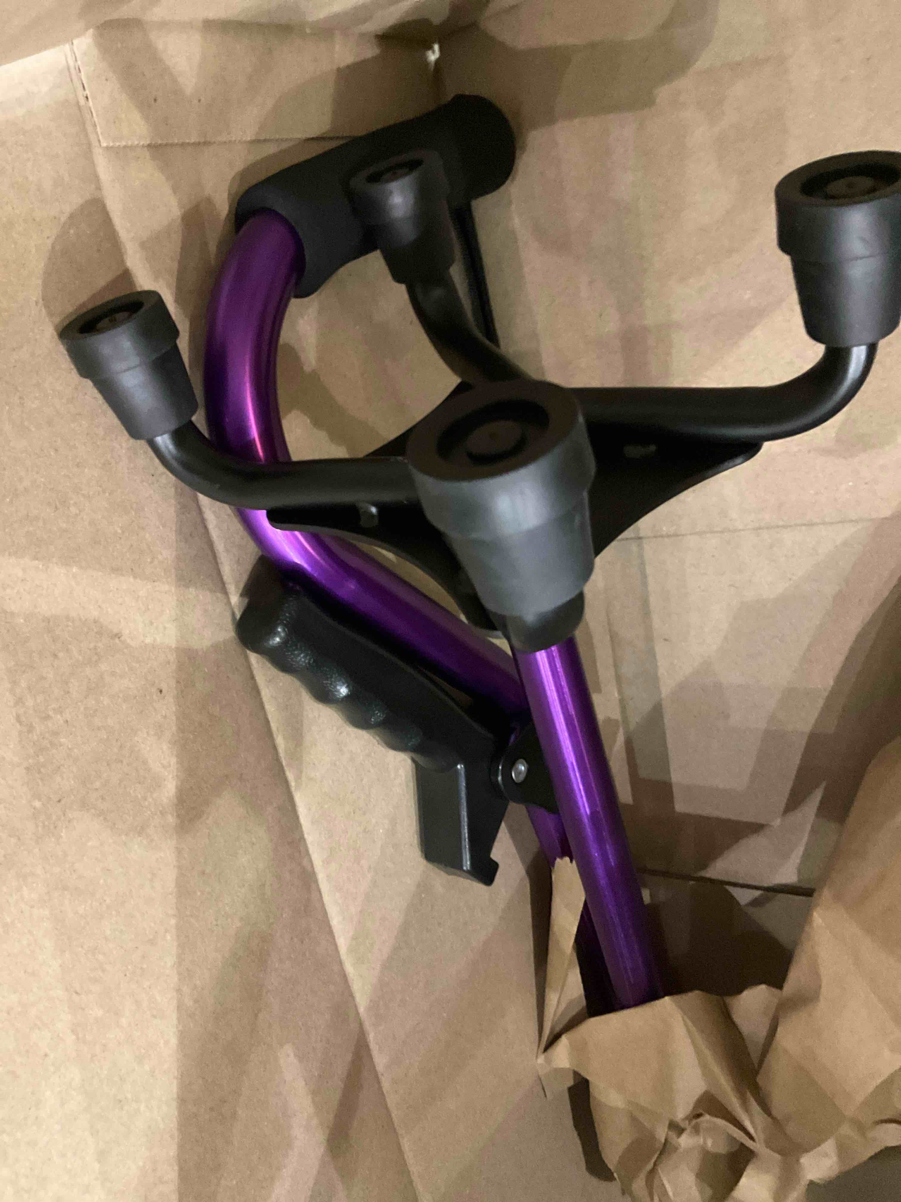 https://s3.amazonaws.com/lotting-images-prod/BargainHunt/EXS01508325_1717510750015.jpeg