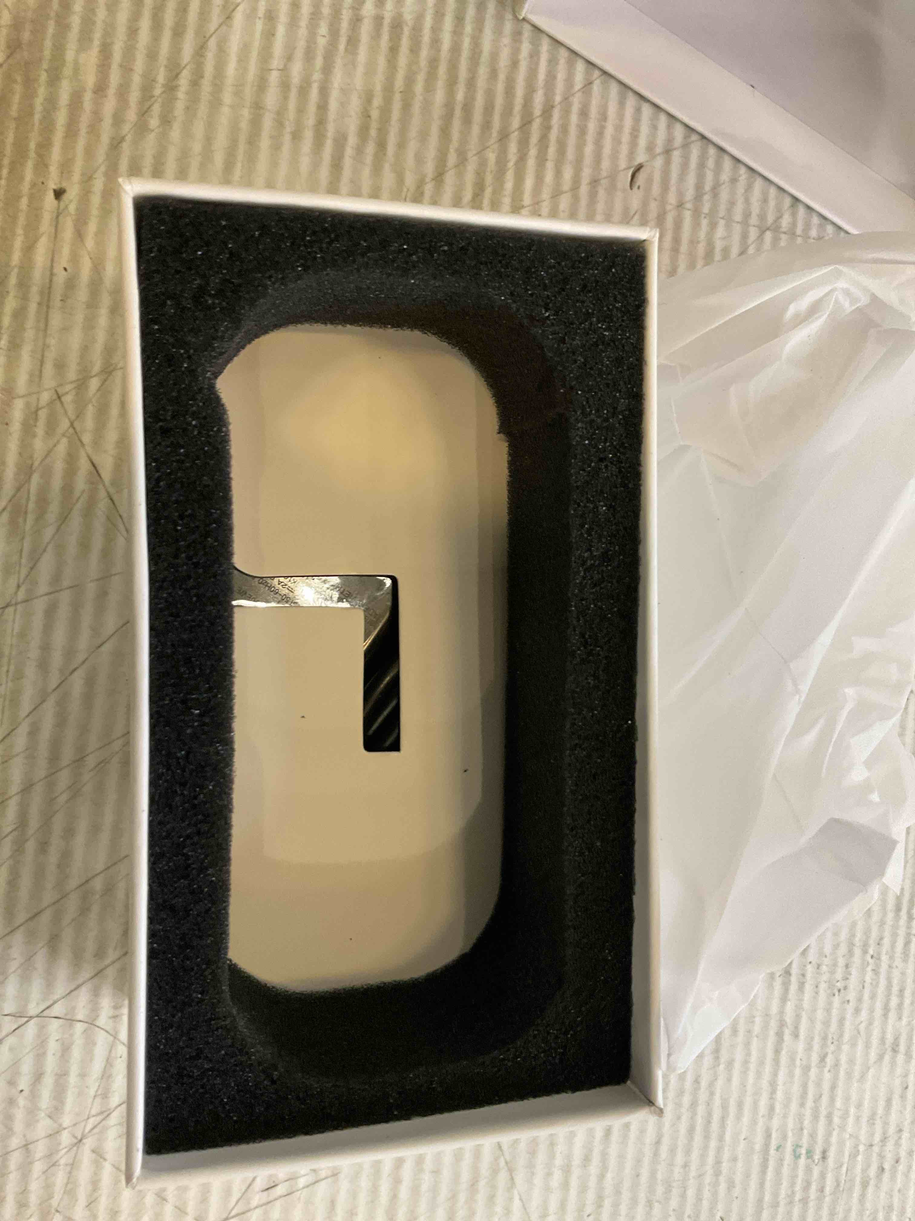 https://s3.amazonaws.com/lotting-images-prod/BargainHunt/EXS01509014_1718124572737.jpeg
