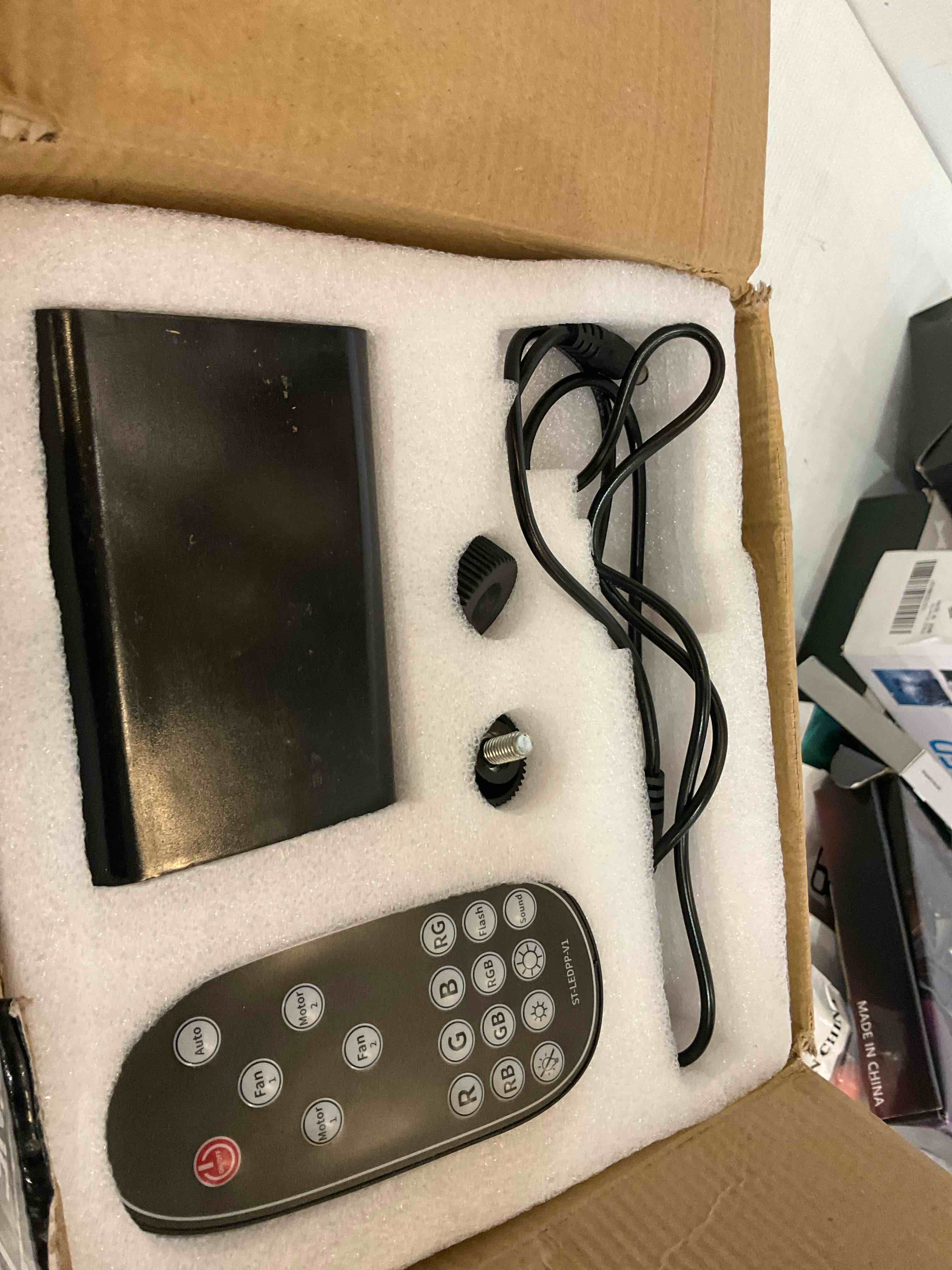 https://s3.amazonaws.com/lotting-images-prod/BargainHunt/EXS01509223_1718805844824.jpeg