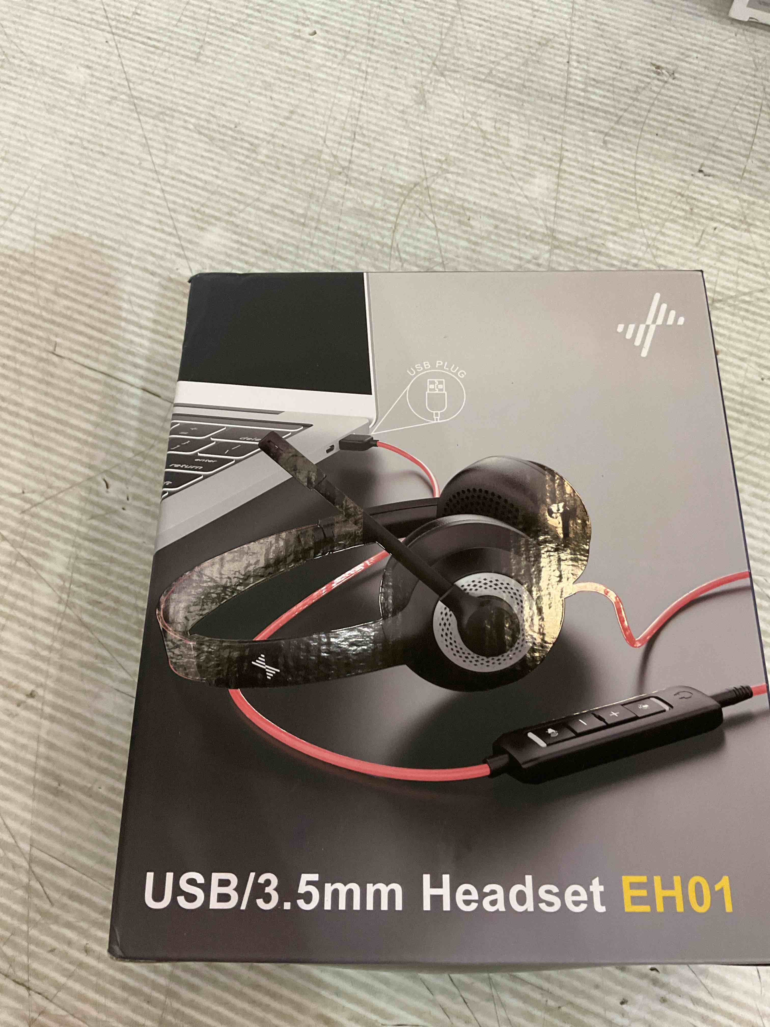 https://s3.amazonaws.com/lotting-images-prod/BargainHunt/EXS01509230_1718807707549.jpeg