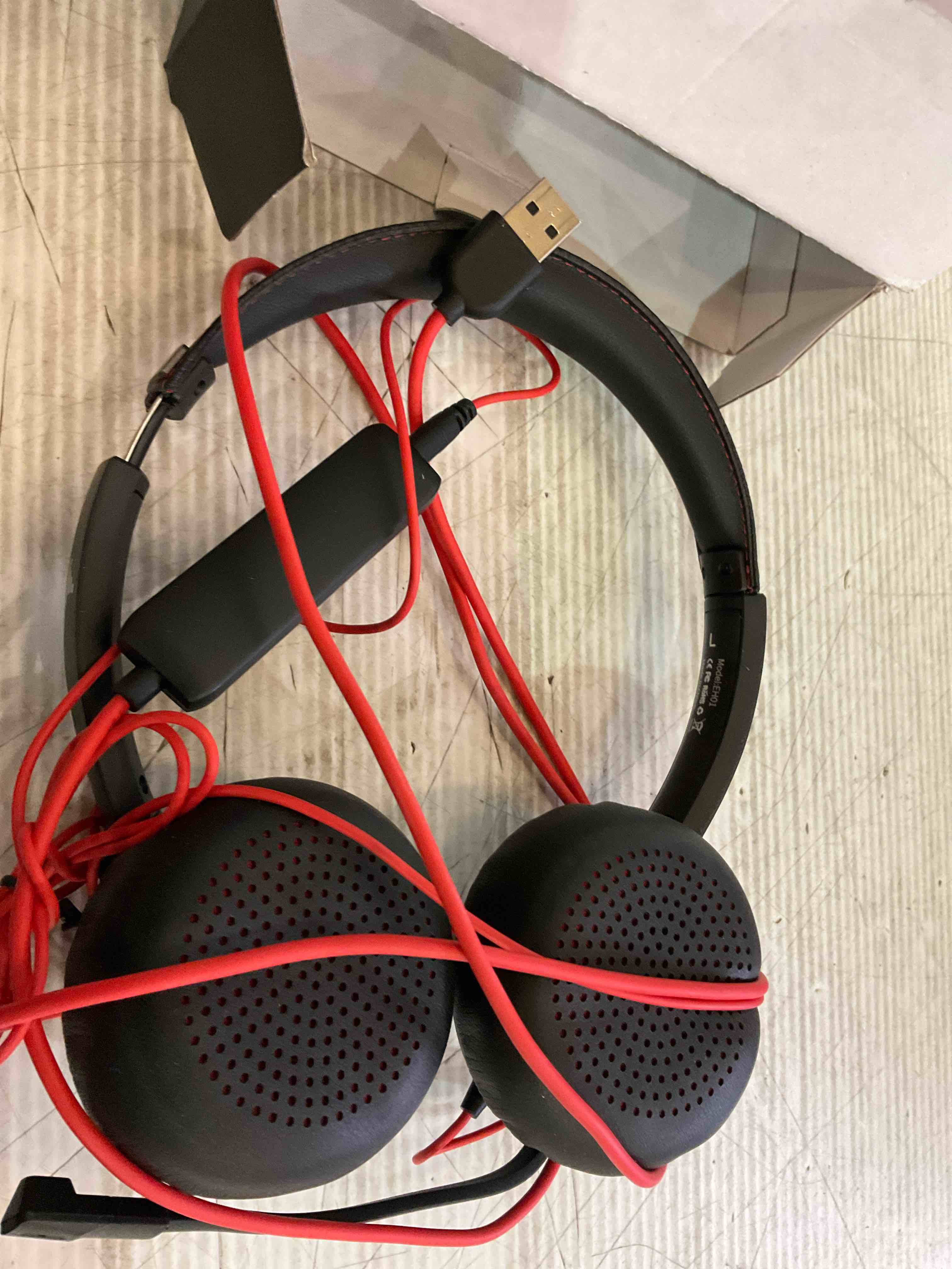 https://s3.amazonaws.com/lotting-images-prod/BargainHunt/EXS01509230_1718807728646.jpeg