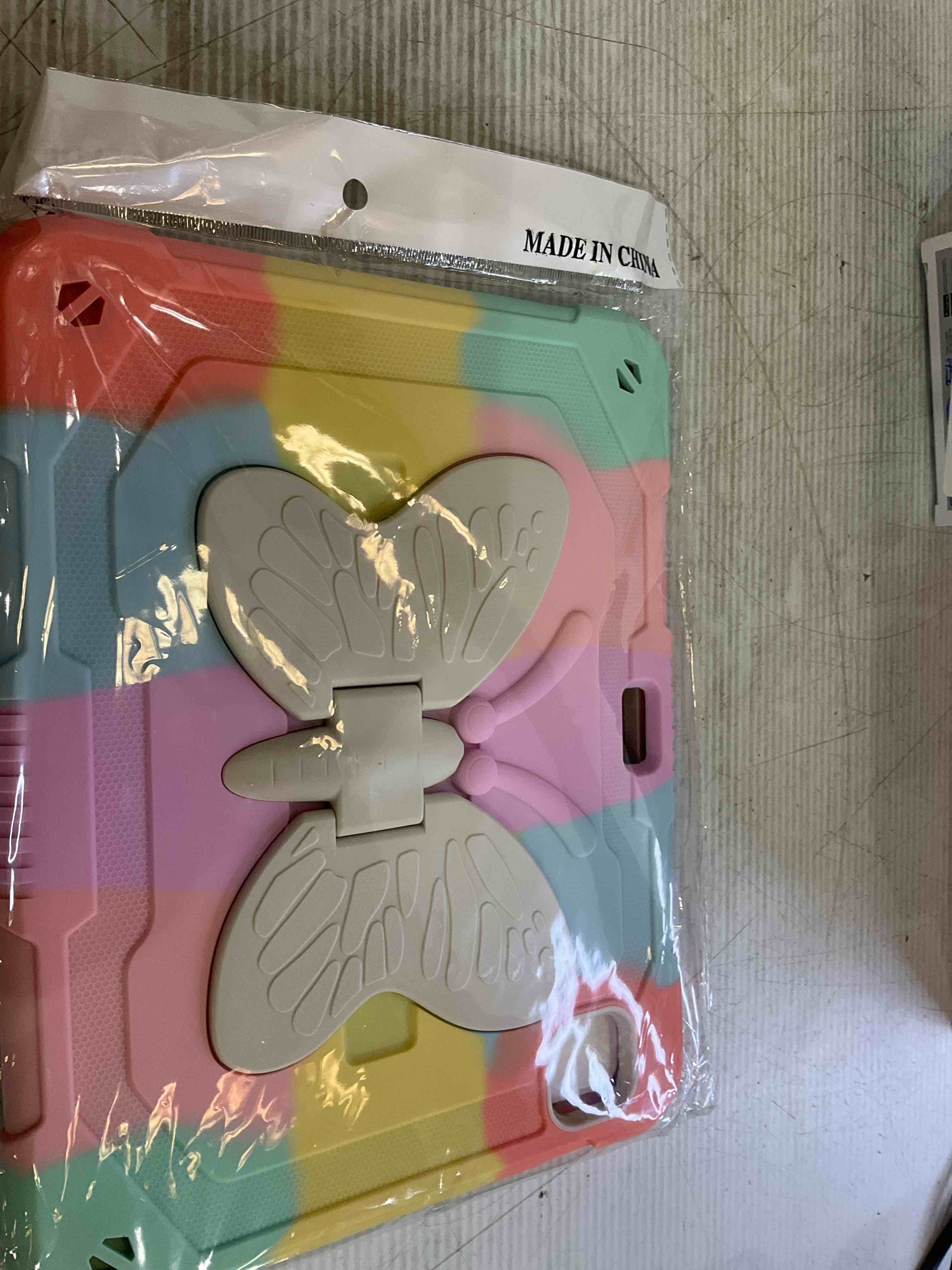 https://s3.amazonaws.com/lotting-images-prod/BargainHunt/EXS01509231_1718807859868.jpeg