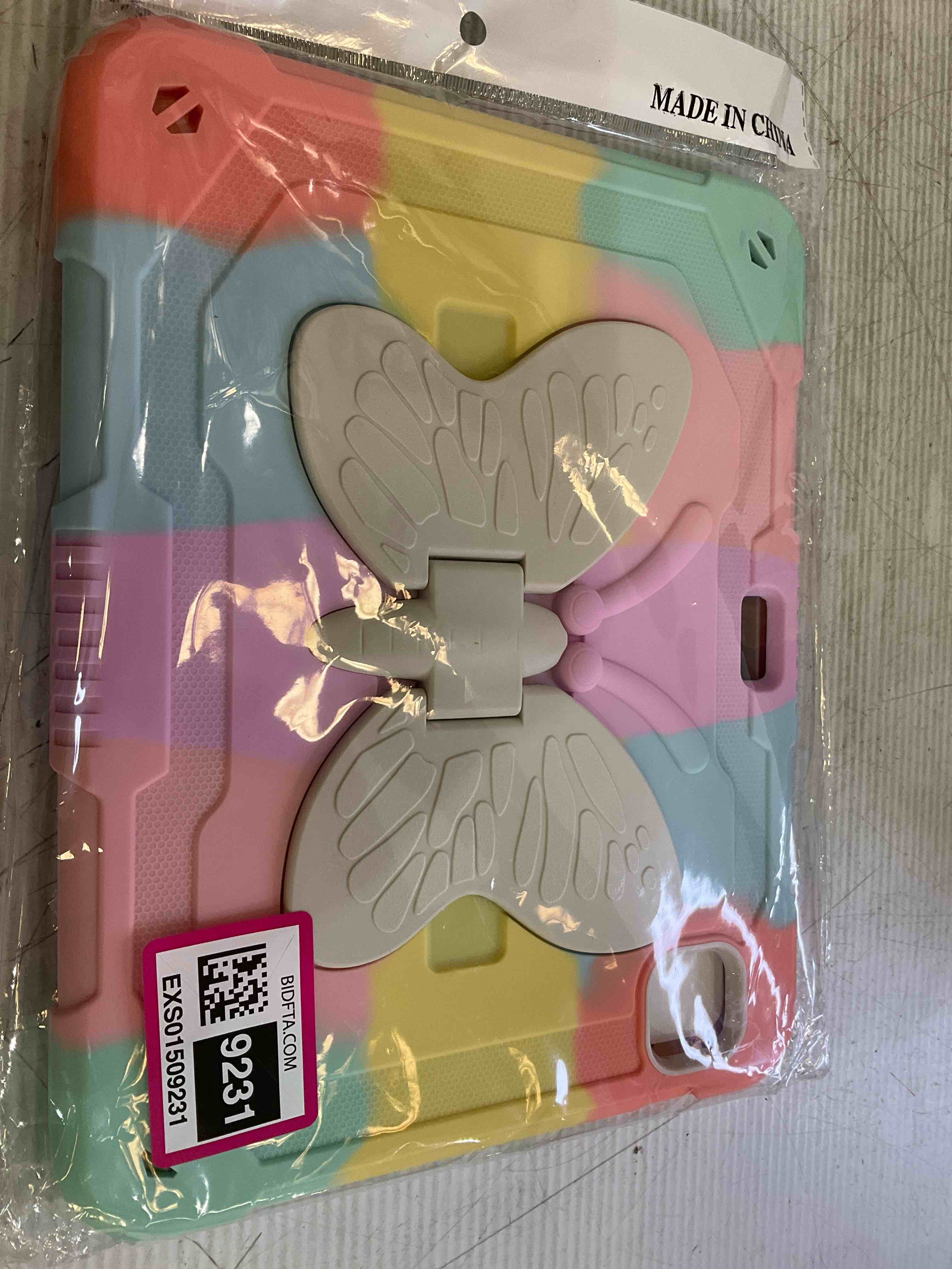 https://s3.amazonaws.com/lotting-images-prod/BargainHunt/EXS01509231_1718807871781.jpeg