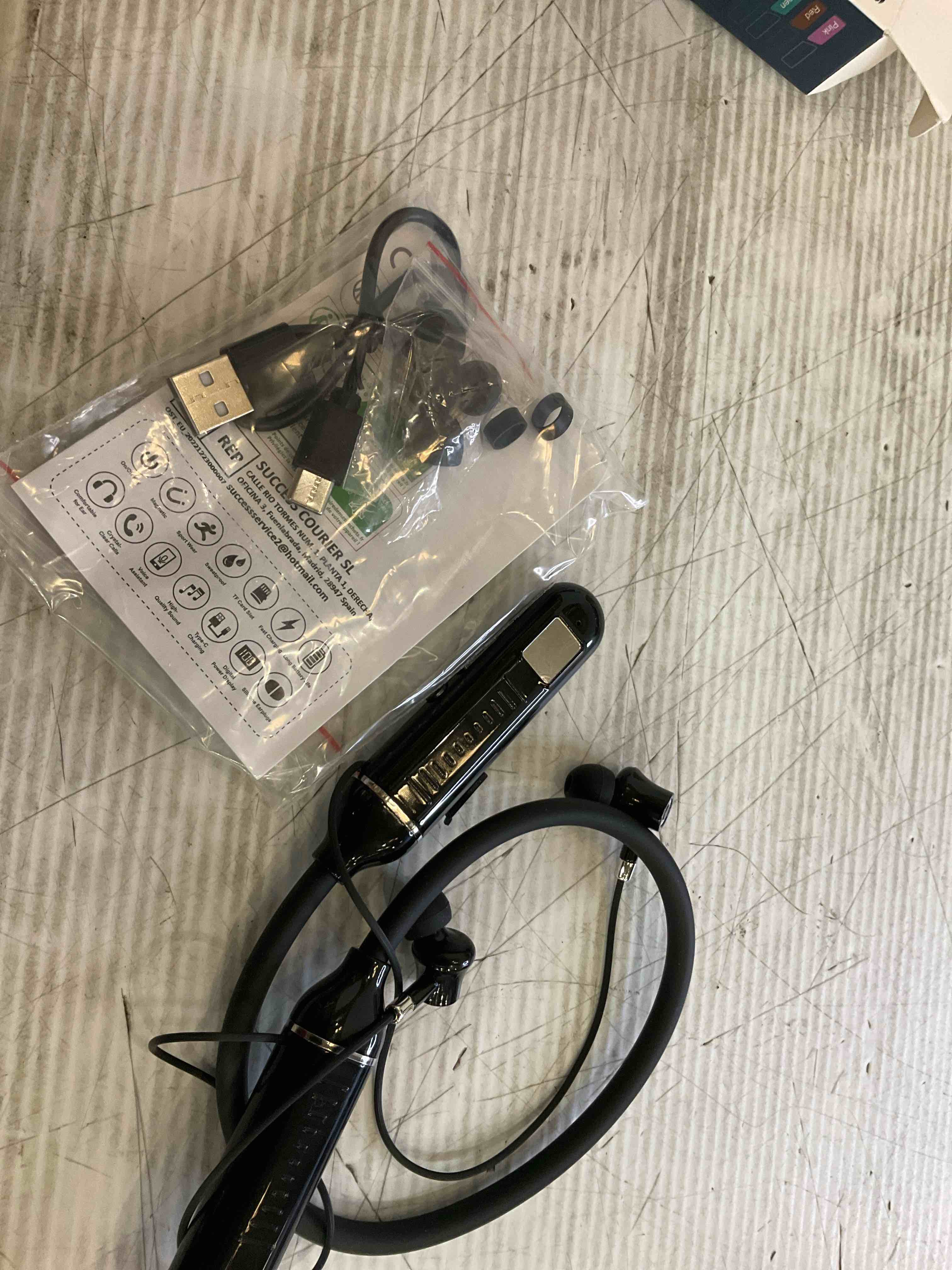 https://s3.amazonaws.com/lotting-images-prod/BargainHunt/EXS01509233_1718808823864.jpeg