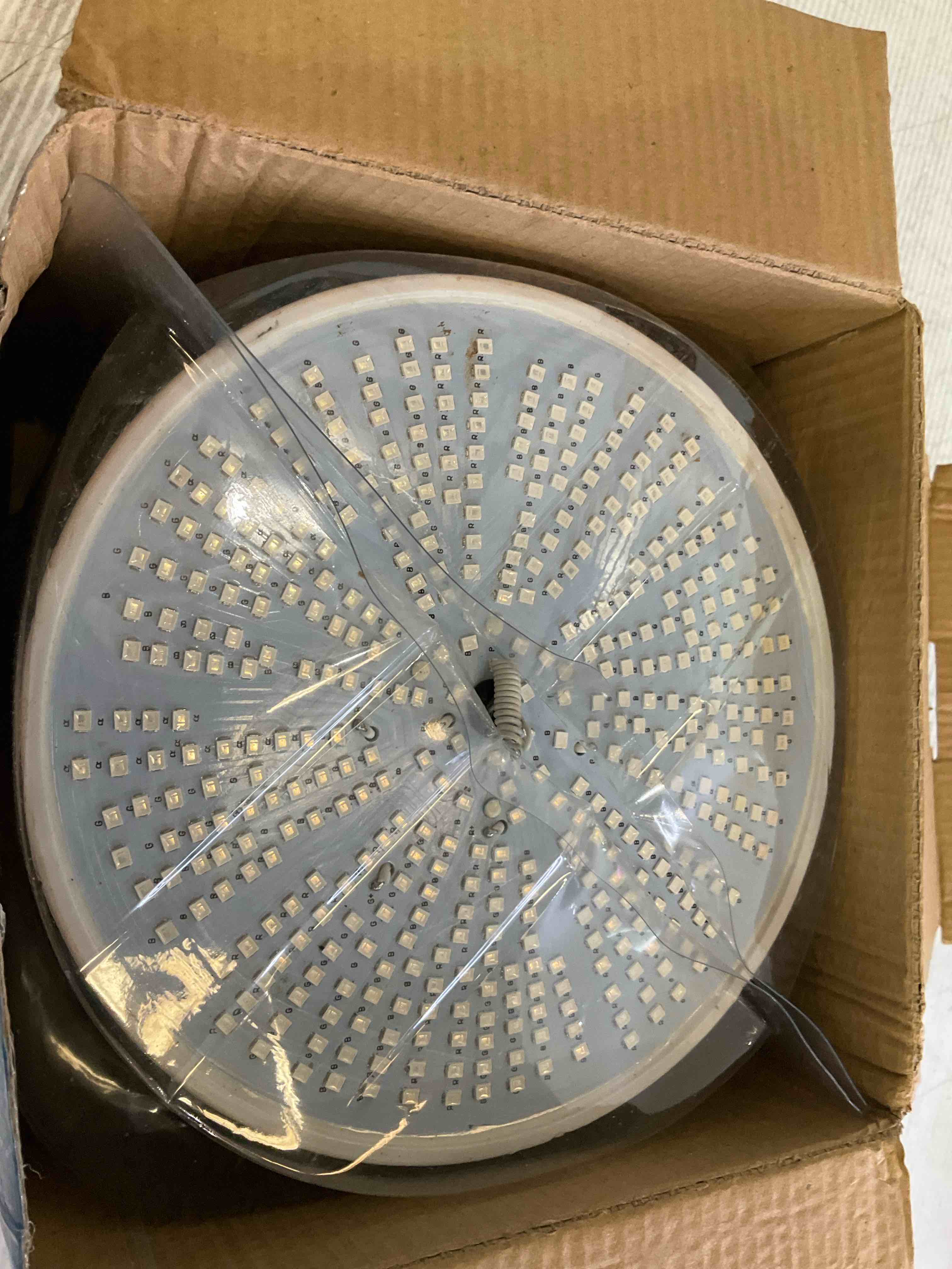 https://s3.amazonaws.com/lotting-images-prod/BargainHunt/EXS01509235_1718809413149.jpeg