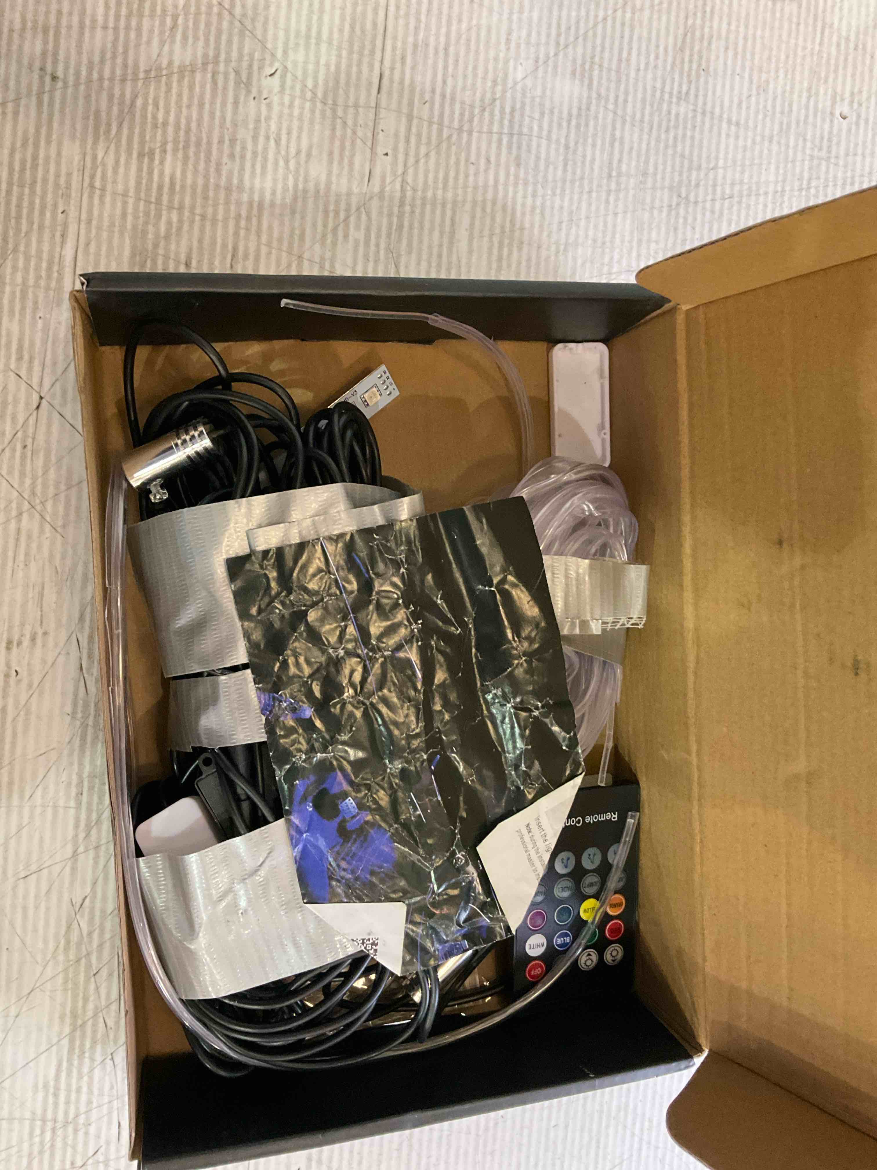 https://s3.amazonaws.com/lotting-images-prod/BargainHunt/EXS01509239_1718812098912.jpeg