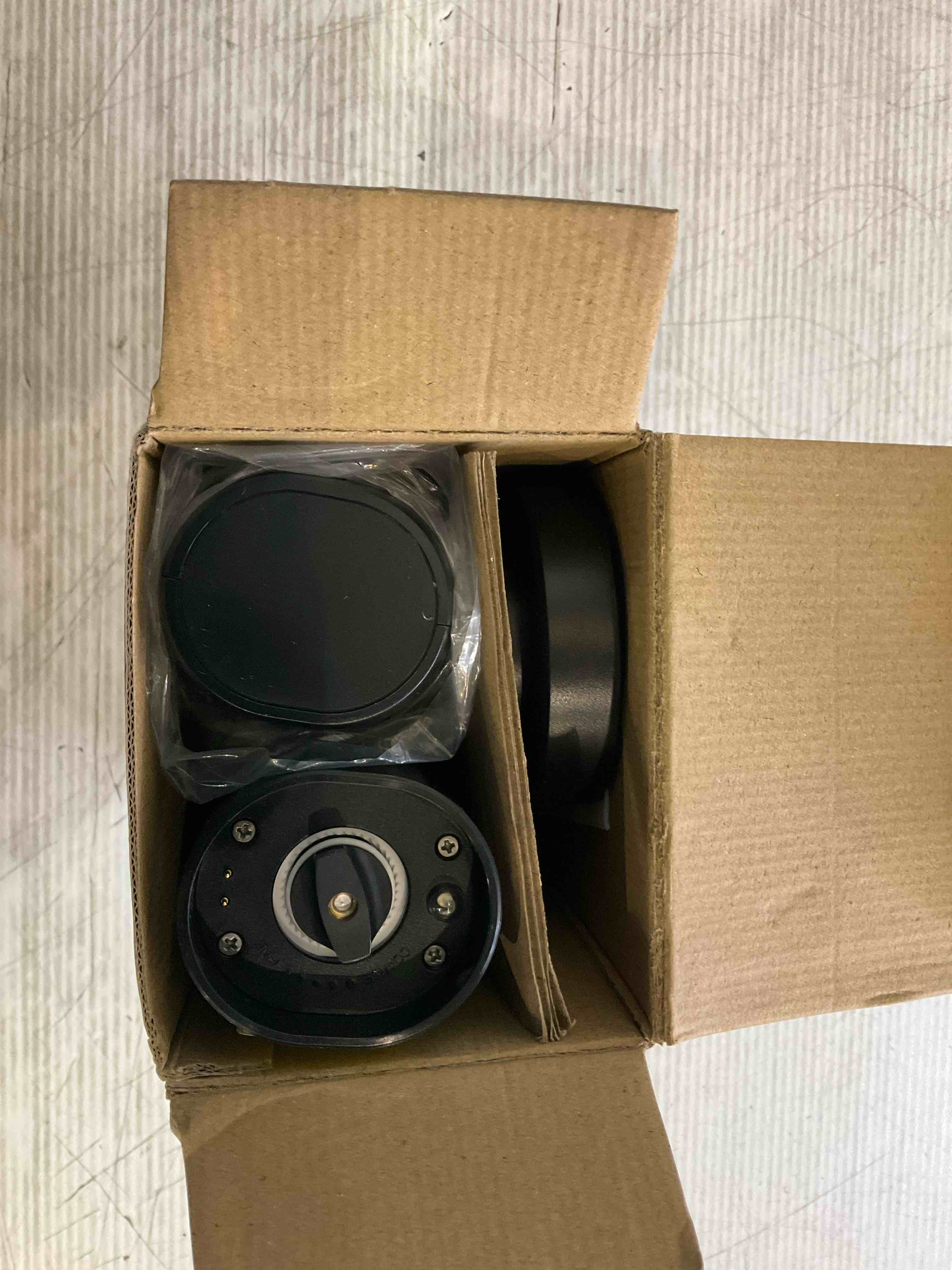 https://s3.amazonaws.com/lotting-images-prod/BargainHunt/EXS01509306_1718969248033.jpeg