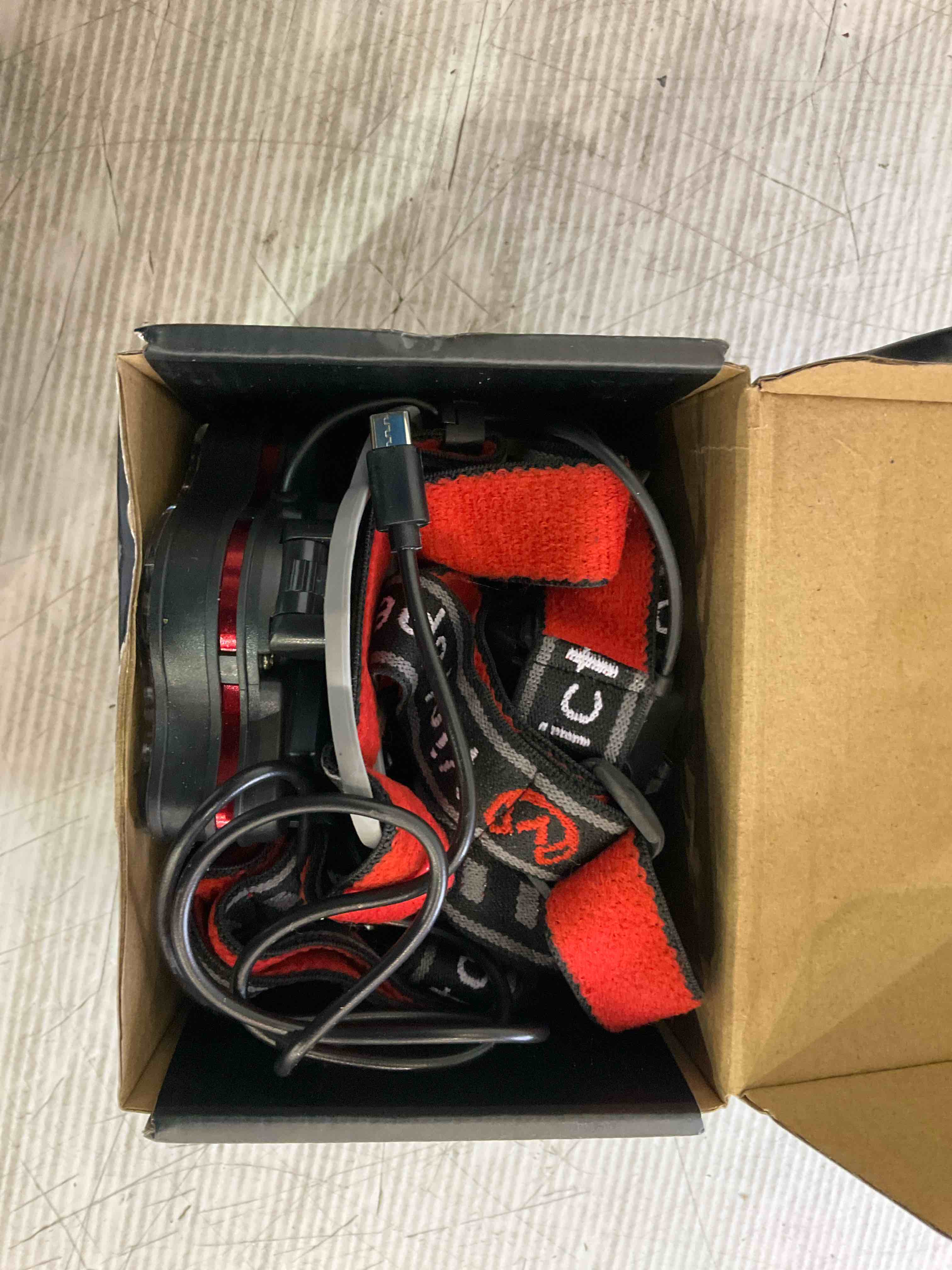 https://s3.amazonaws.com/lotting-images-prod/BargainHunt/EXS01509316_1718970782087.jpeg