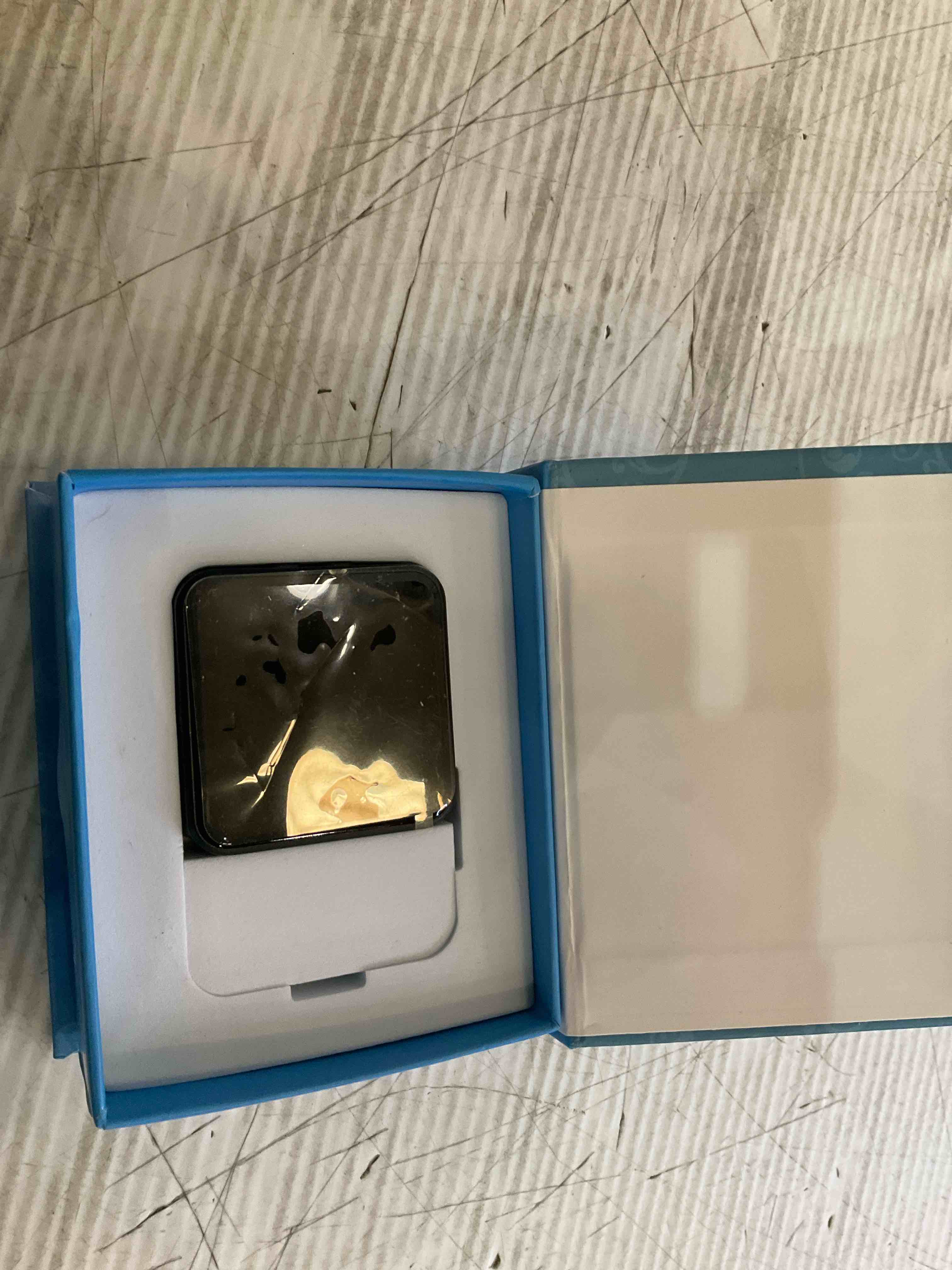 https://s3.amazonaws.com/lotting-images-prod/BargainHunt/EXS01509352_1719244252107.jpeg