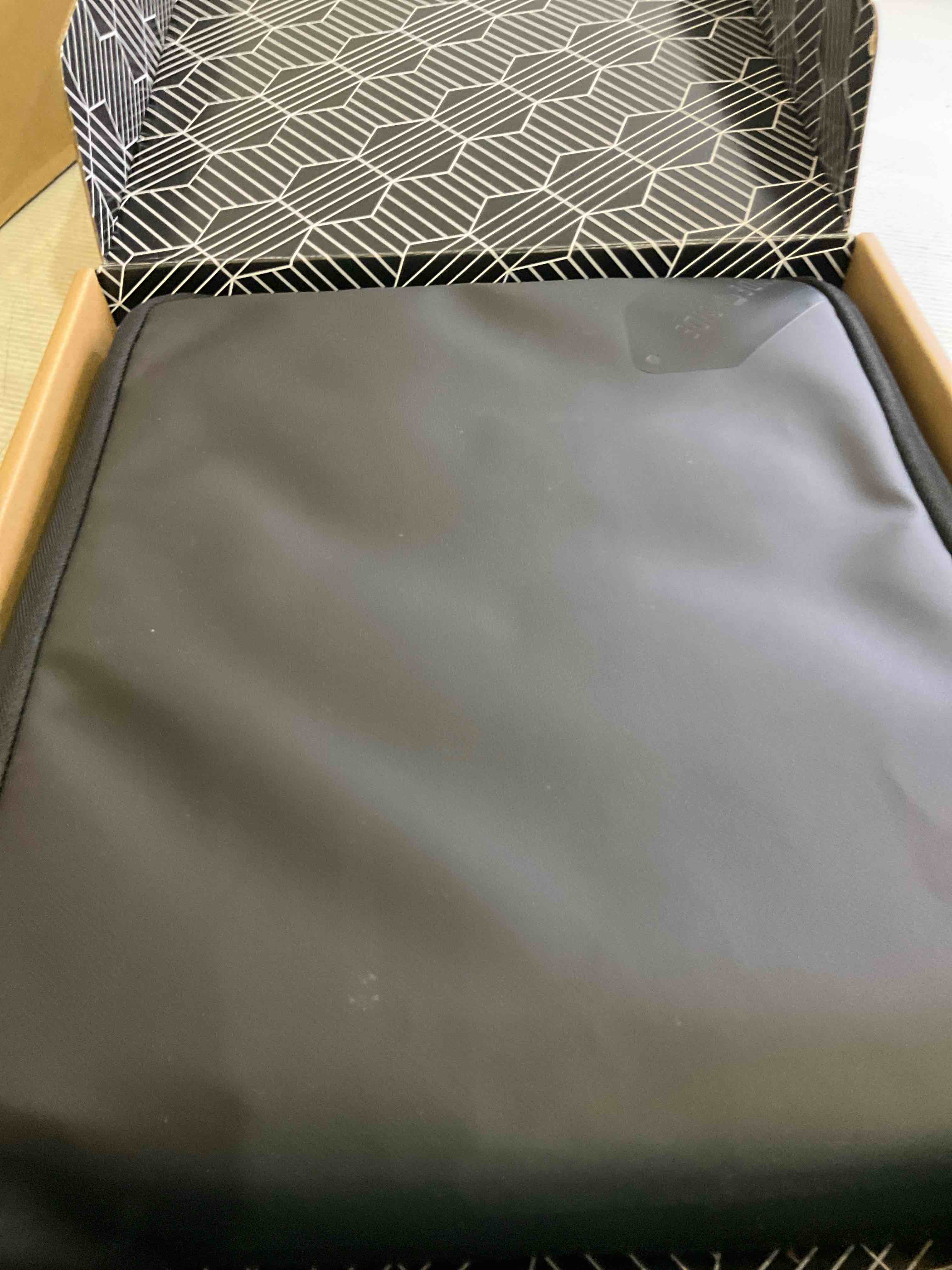 https://s3.amazonaws.com/lotting-images-prod/BargainHunt/EXS01509469_1719412405652.jpeg