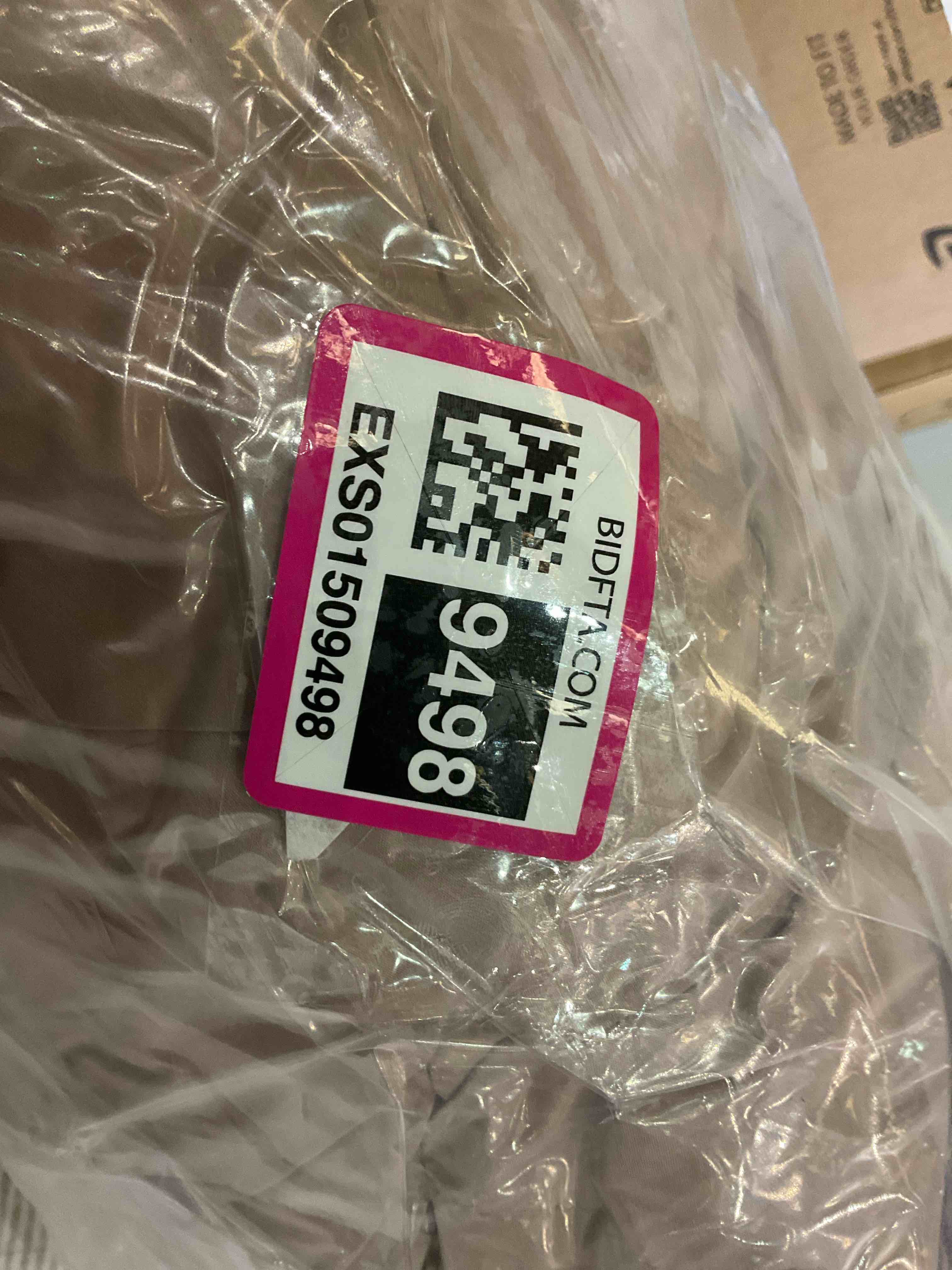 https://s3.amazonaws.com/lotting-images-prod/BargainHunt/EXS01509498_1719423406682.jpeg