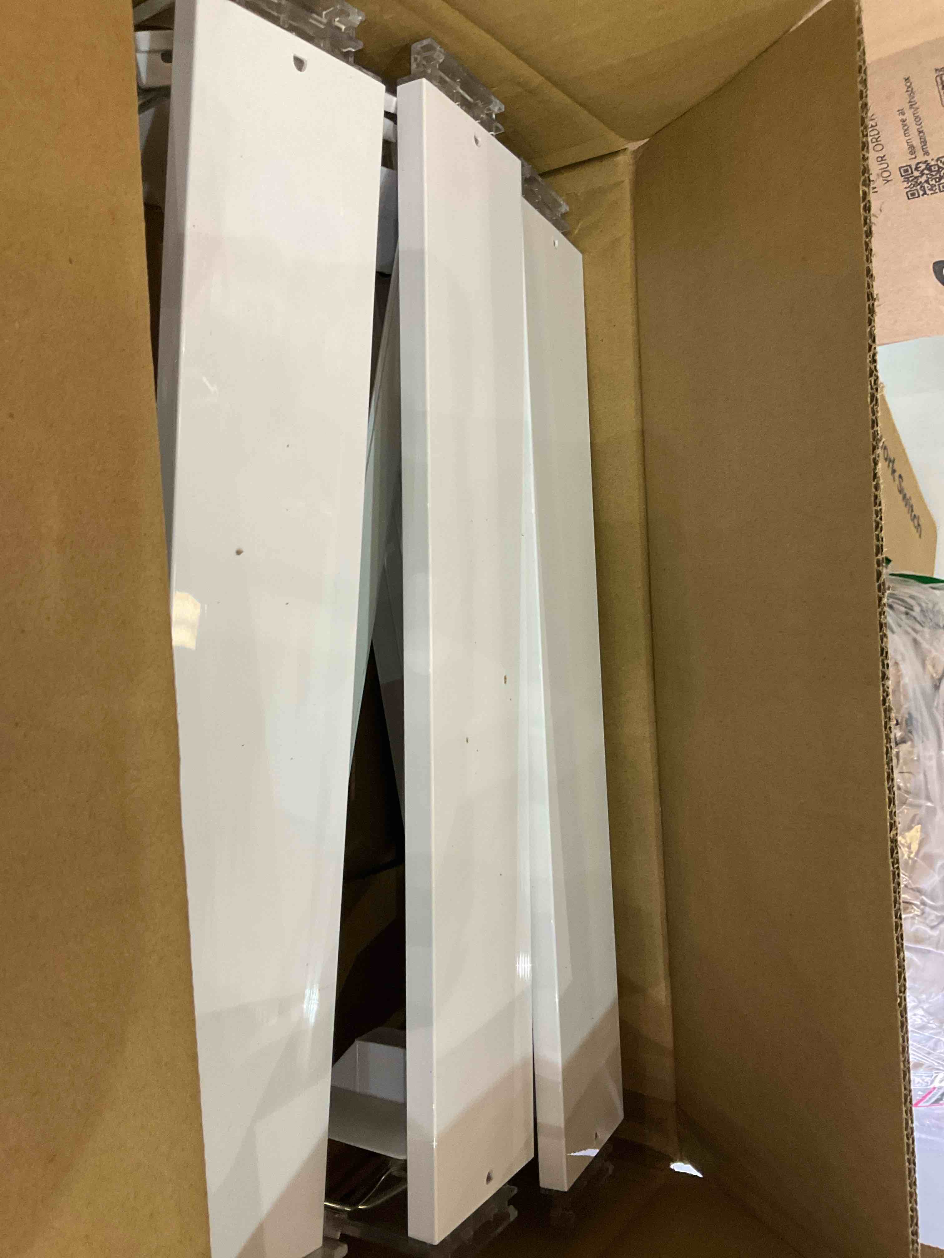 https://s3.amazonaws.com/lotting-images-prod/BargainHunt/EXS01509499_1719423489578.jpeg