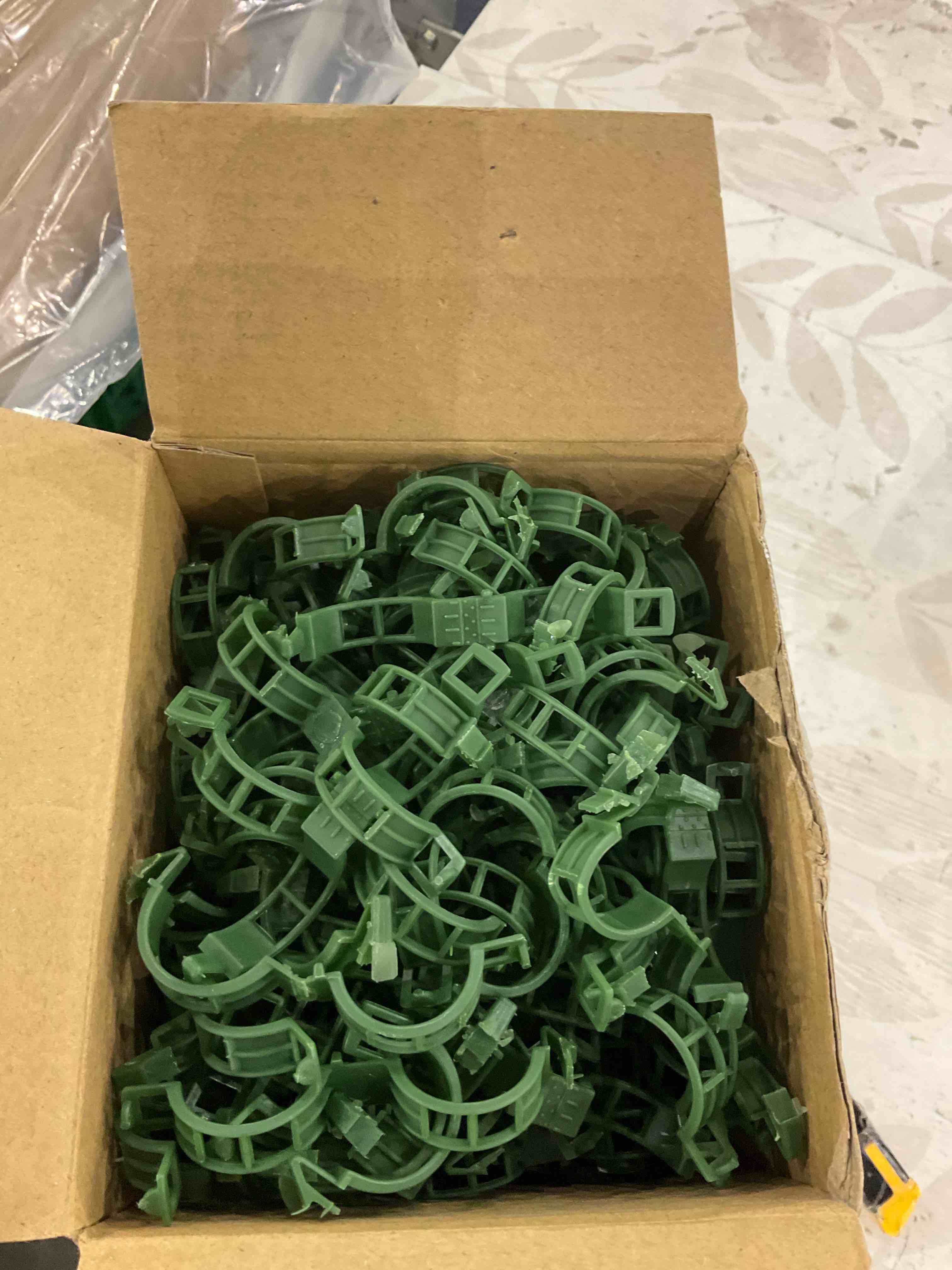 https://s3.amazonaws.com/lotting-images-prod/BargainHunt/EXS01509535_1716895101809.jpeg