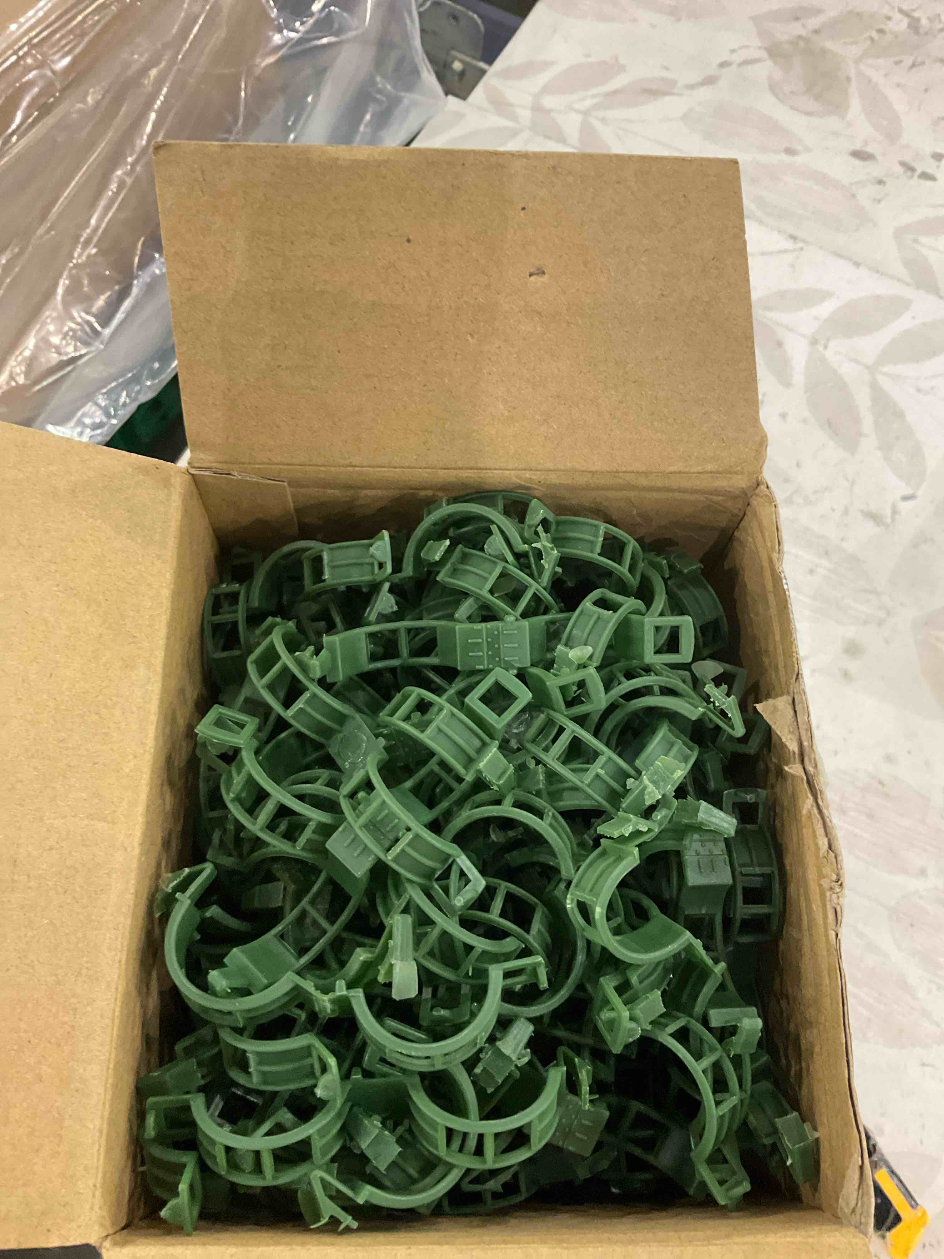 https://s3.amazonaws.com/lotting-images-prod/BargainHunt/EXS01509535_1716895102839.jpeg