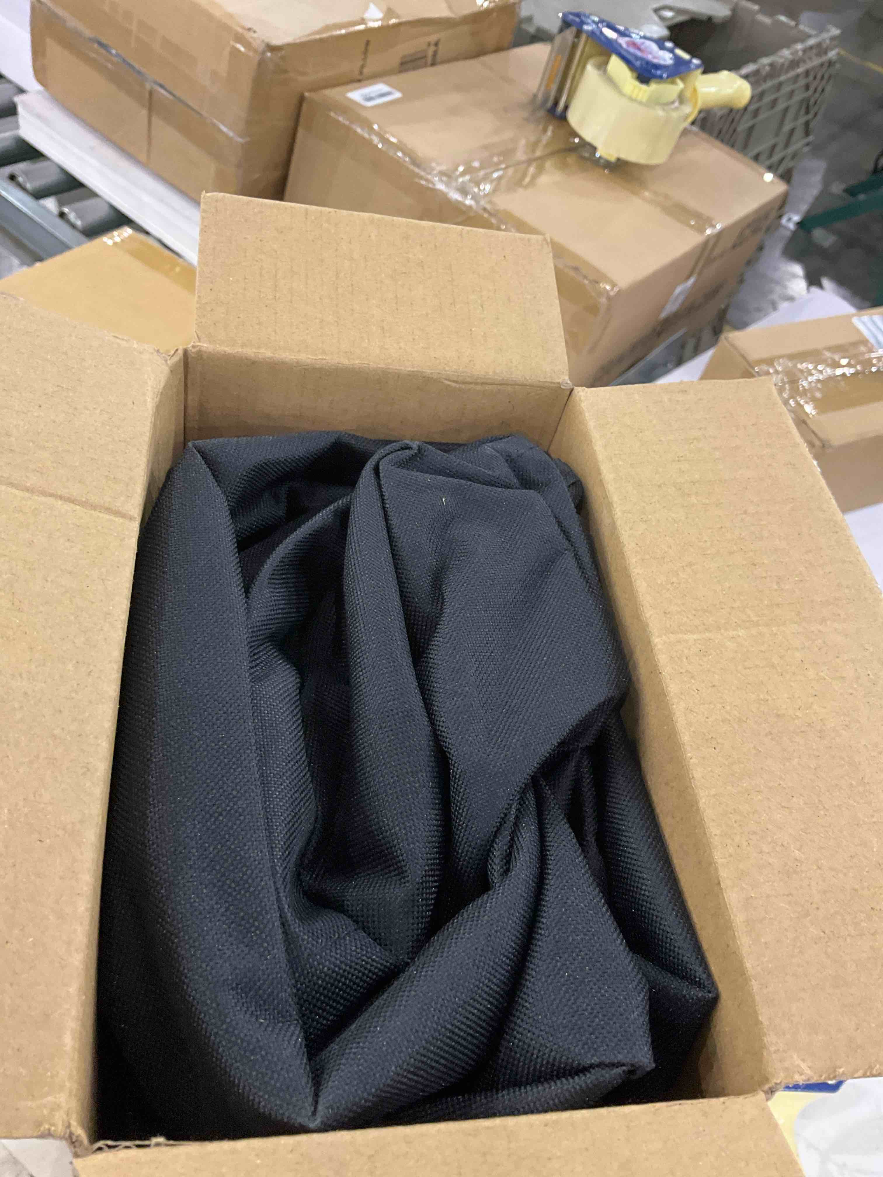 https://s3.amazonaws.com/lotting-images-prod/BargainHunt/EXS01509539_1716895480669.jpeg