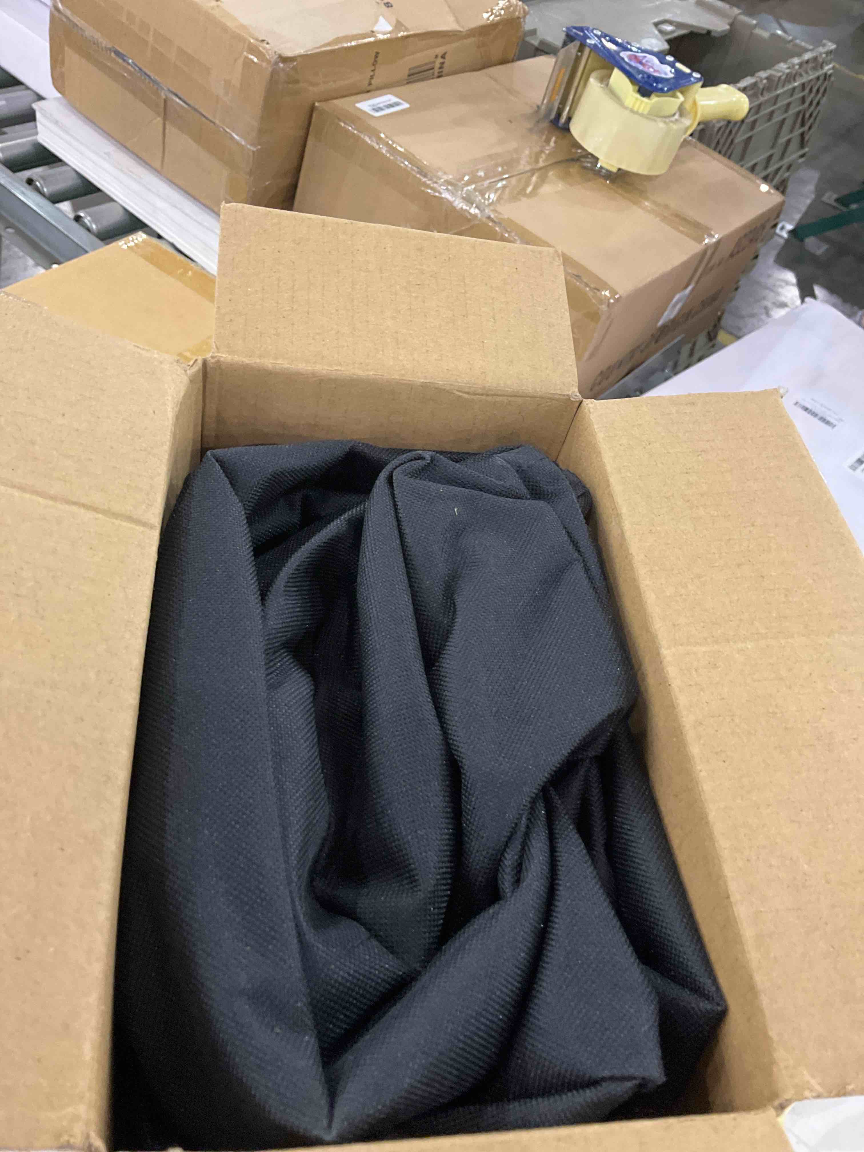 https://s3.amazonaws.com/lotting-images-prod/BargainHunt/EXS01509539_1716895481678.jpeg