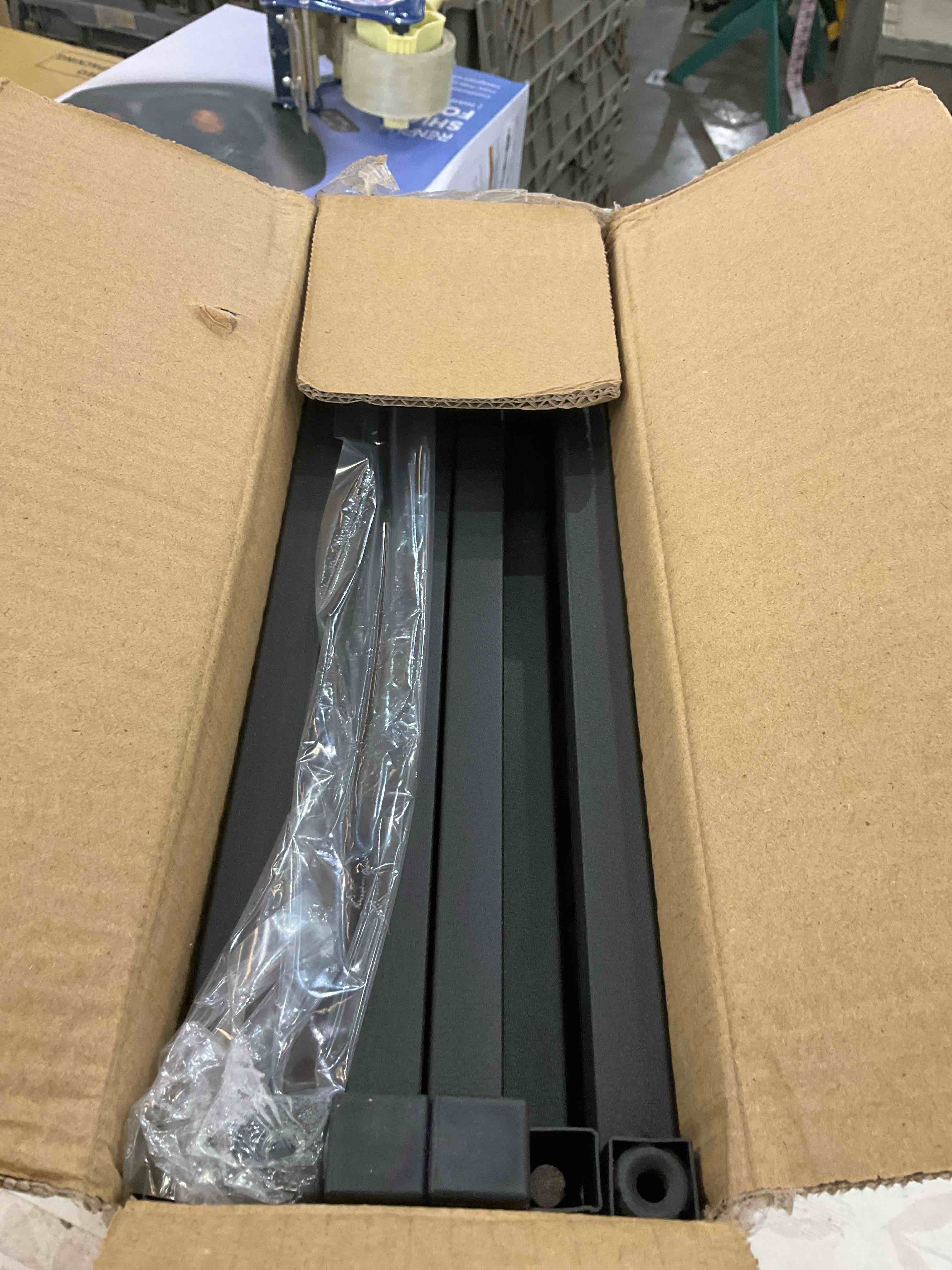 https://s3.amazonaws.com/lotting-images-prod/BargainHunt/EXS01509609_1716905240839.jpeg