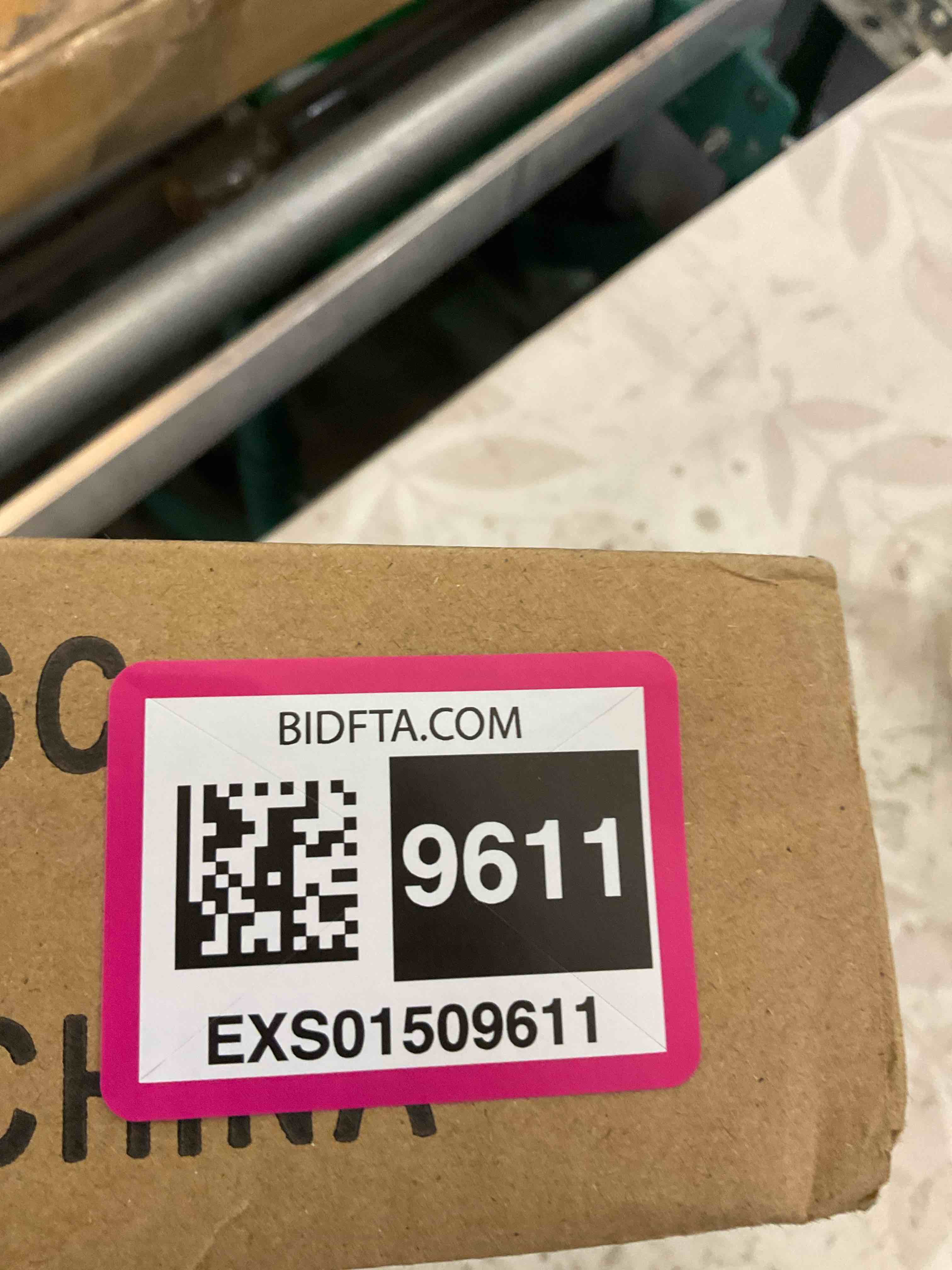 https://s3.amazonaws.com/lotting-images-prod/BargainHunt/EXS01509611_1716905464566.jpeg