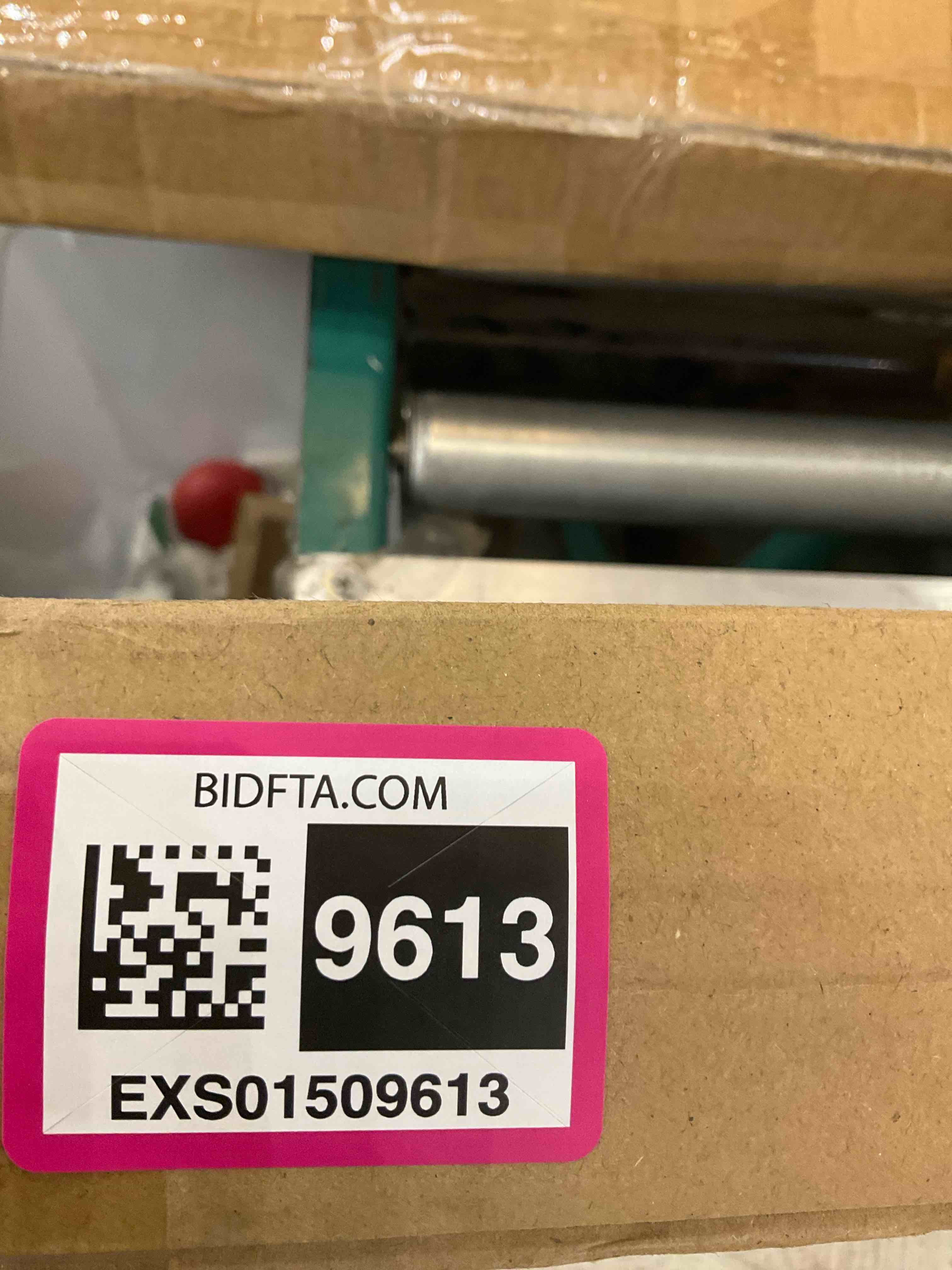 https://s3.amazonaws.com/lotting-images-prod/BargainHunt/EXS01509613_1716905658145.jpeg
