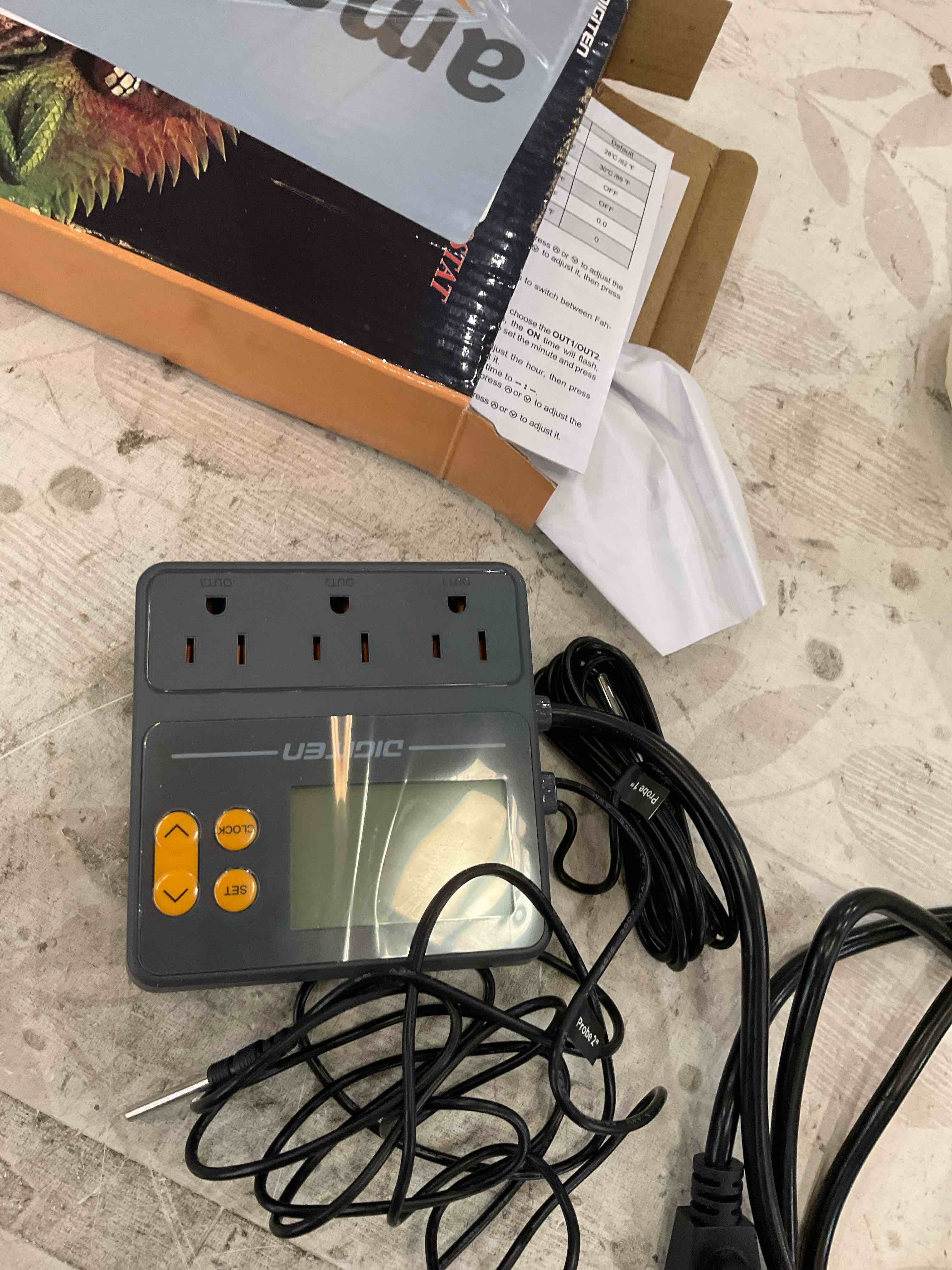 https://s3.amazonaws.com/lotting-images-prod/BargainHunt/EXS01509616_1716906248756.jpeg