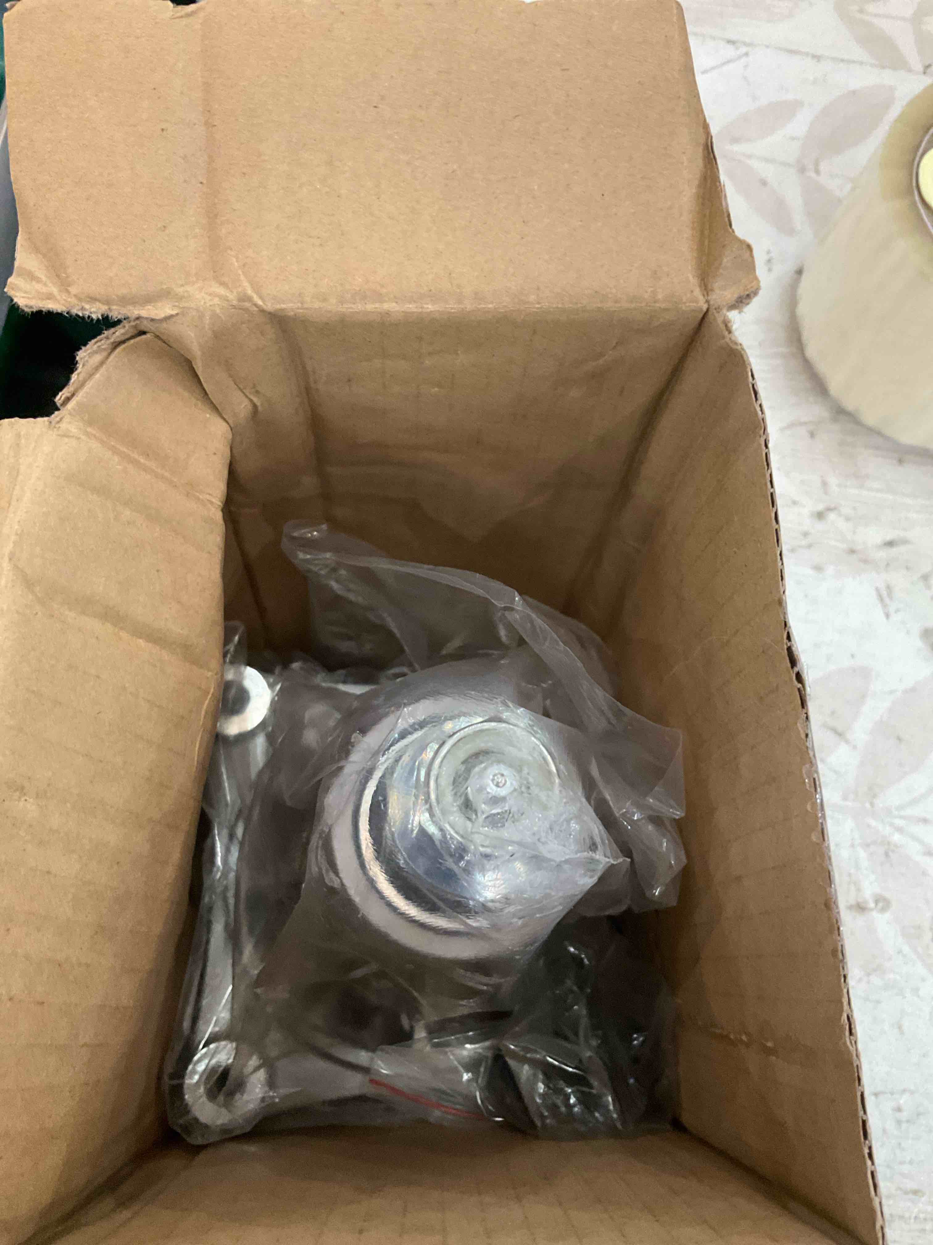 https://s3.amazonaws.com/lotting-images-prod/BargainHunt/EXS01509658_1716915227028.jpeg