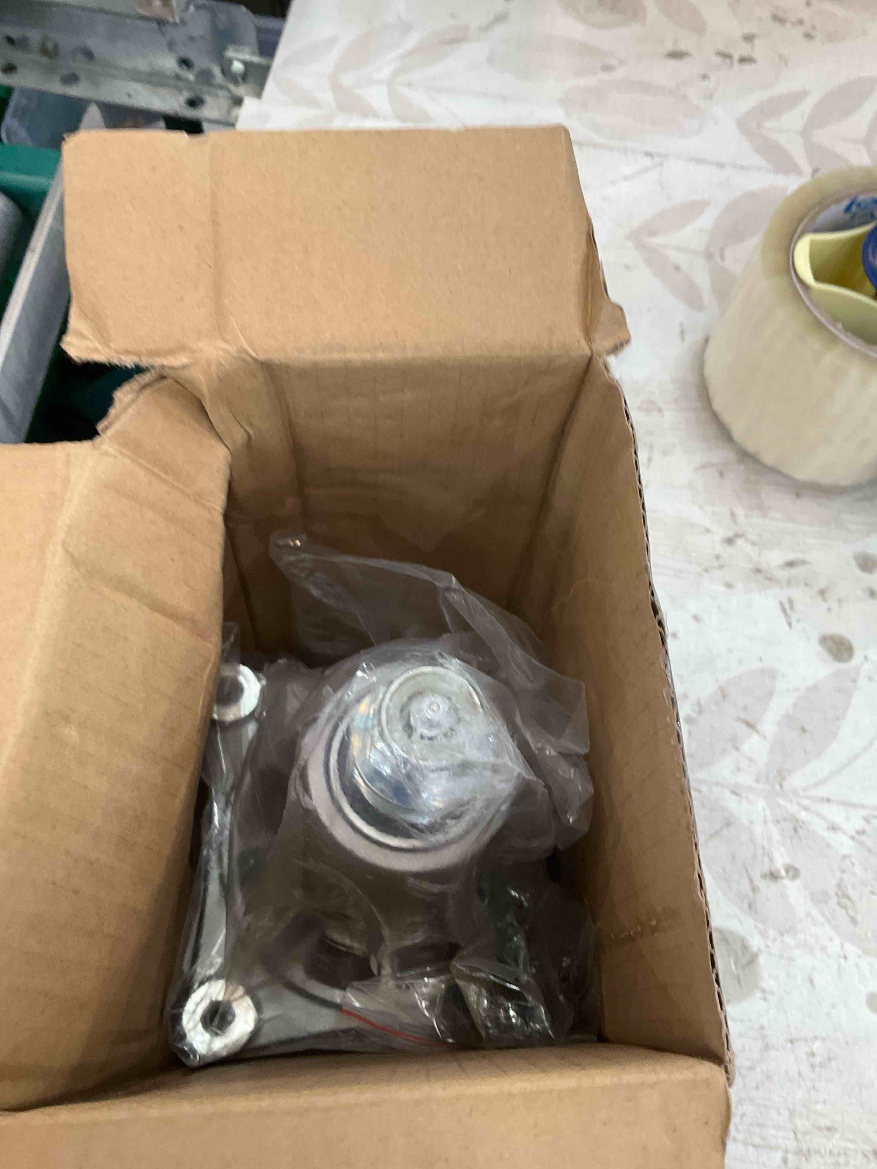 https://s3.amazonaws.com/lotting-images-prod/BargainHunt/EXS01509658_1716915228596.jpeg