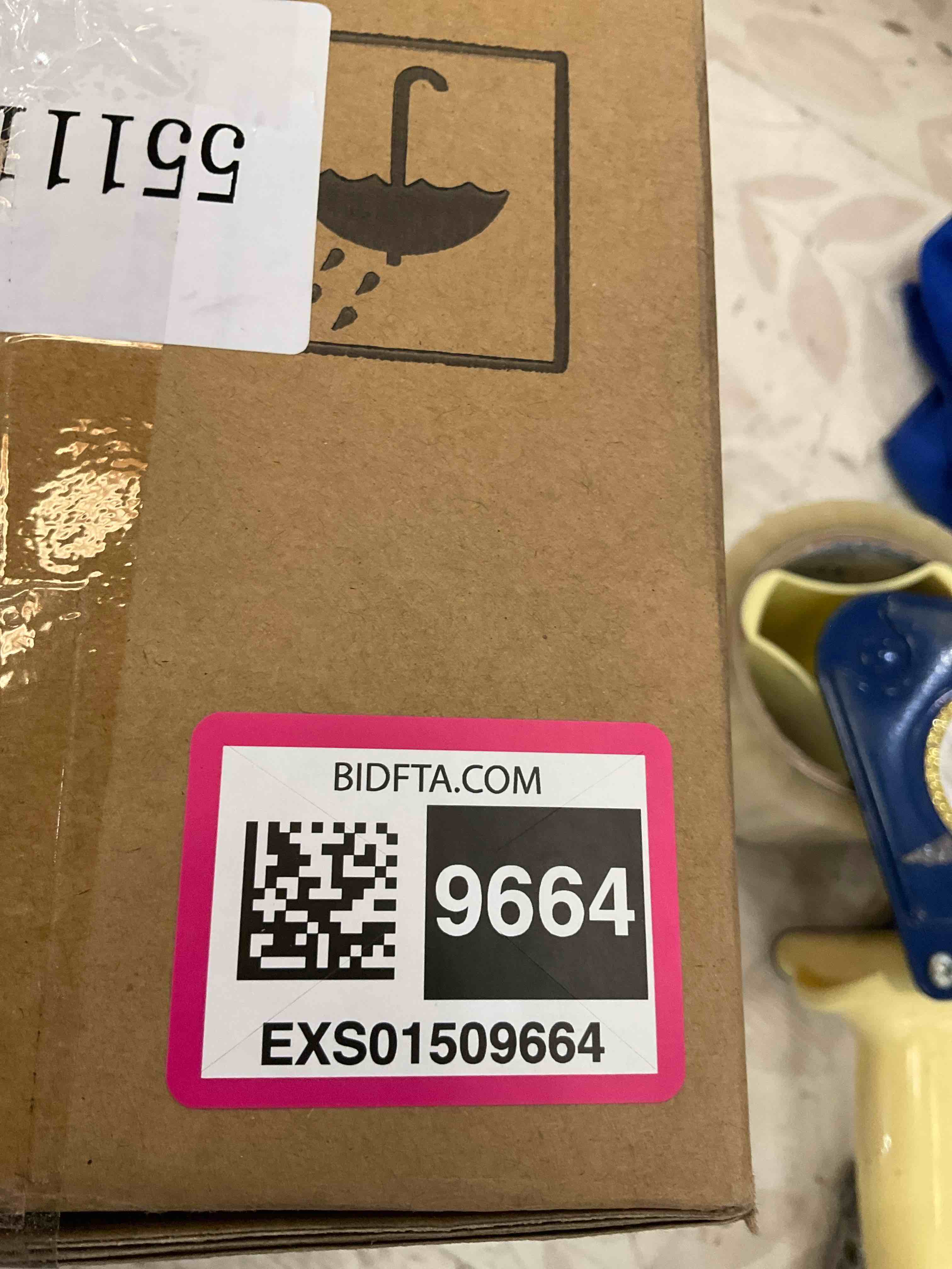https://s3.amazonaws.com/lotting-images-prod/BargainHunt/EXS01509664_1716915803201.jpeg