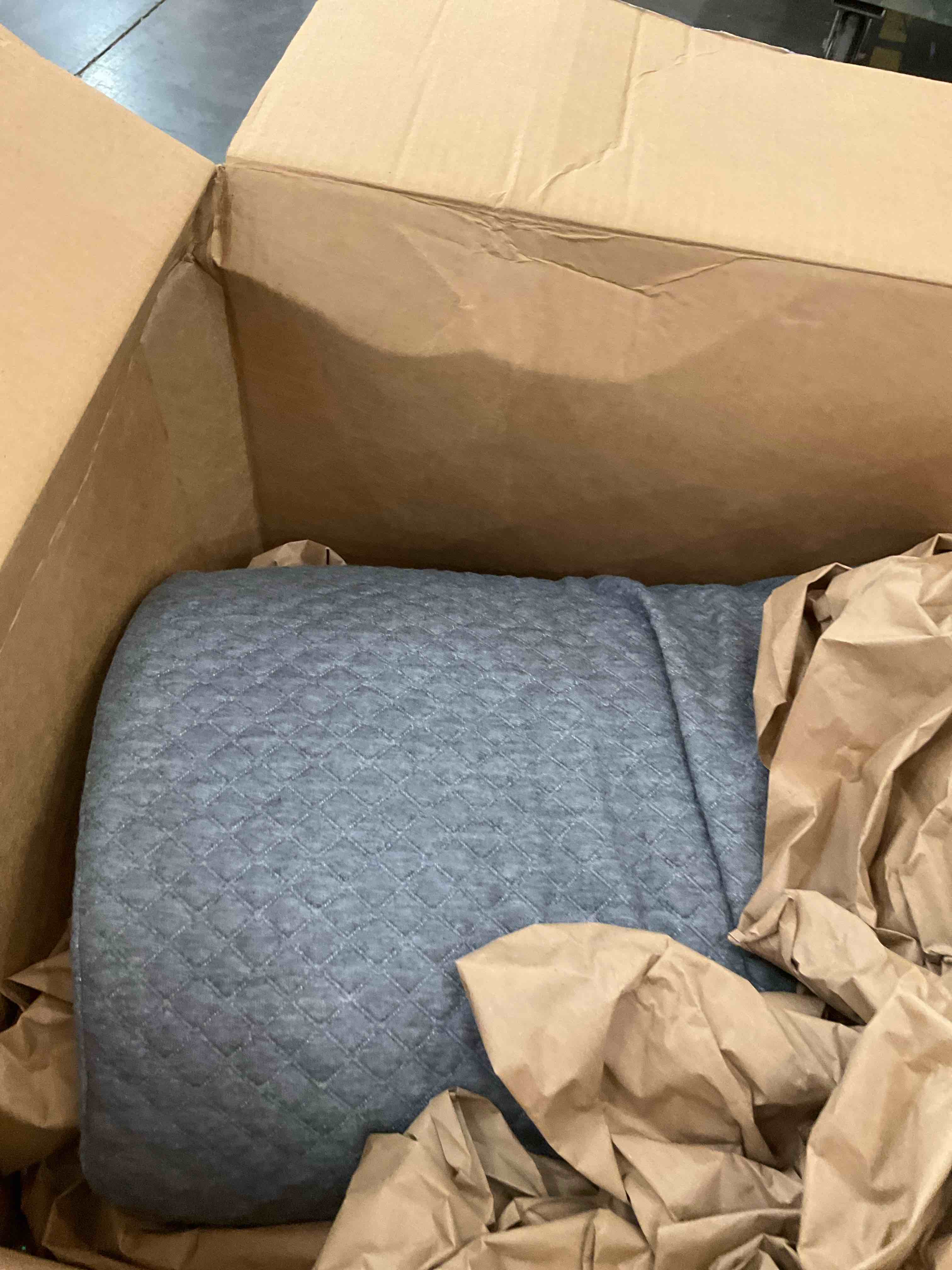 https://s3.amazonaws.com/lotting-images-prod/BargainHunt/EXS01509705_1716922083413.jpeg