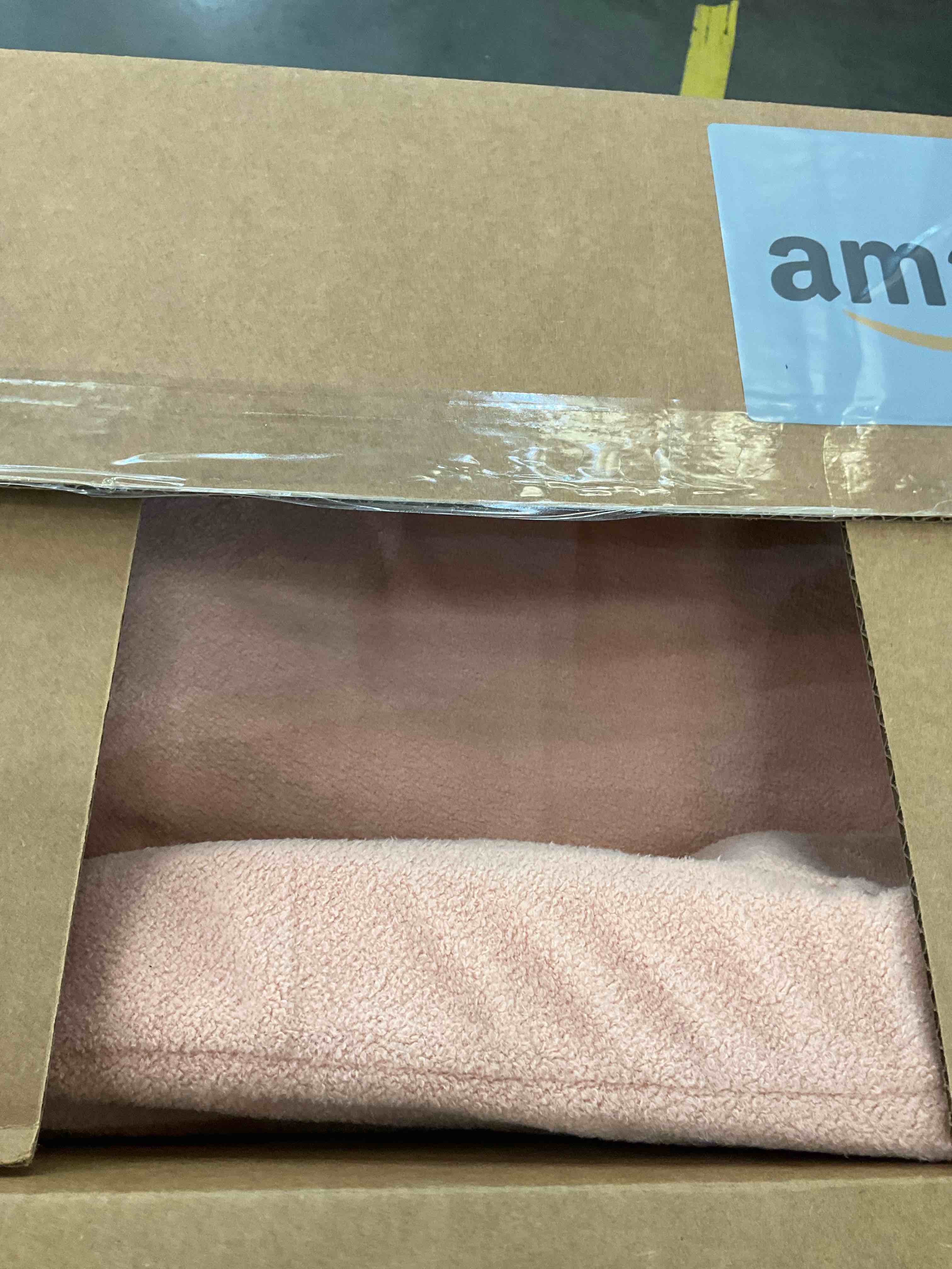 https://s3.amazonaws.com/lotting-images-prod/BargainHunt/EXS01509706_1716922187815.jpeg
