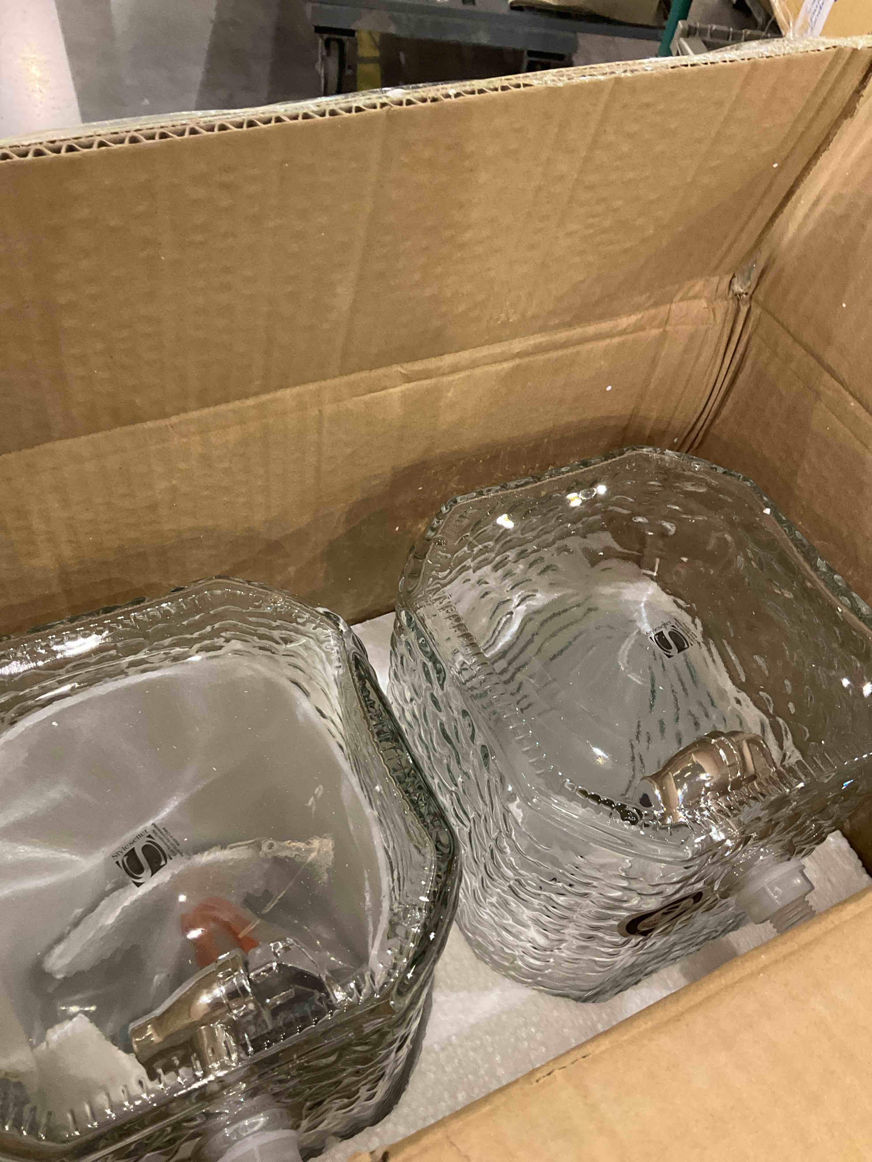 https://s3.amazonaws.com/lotting-images-prod/BargainHunt/EXS01509717_1716981556420.jpeg
