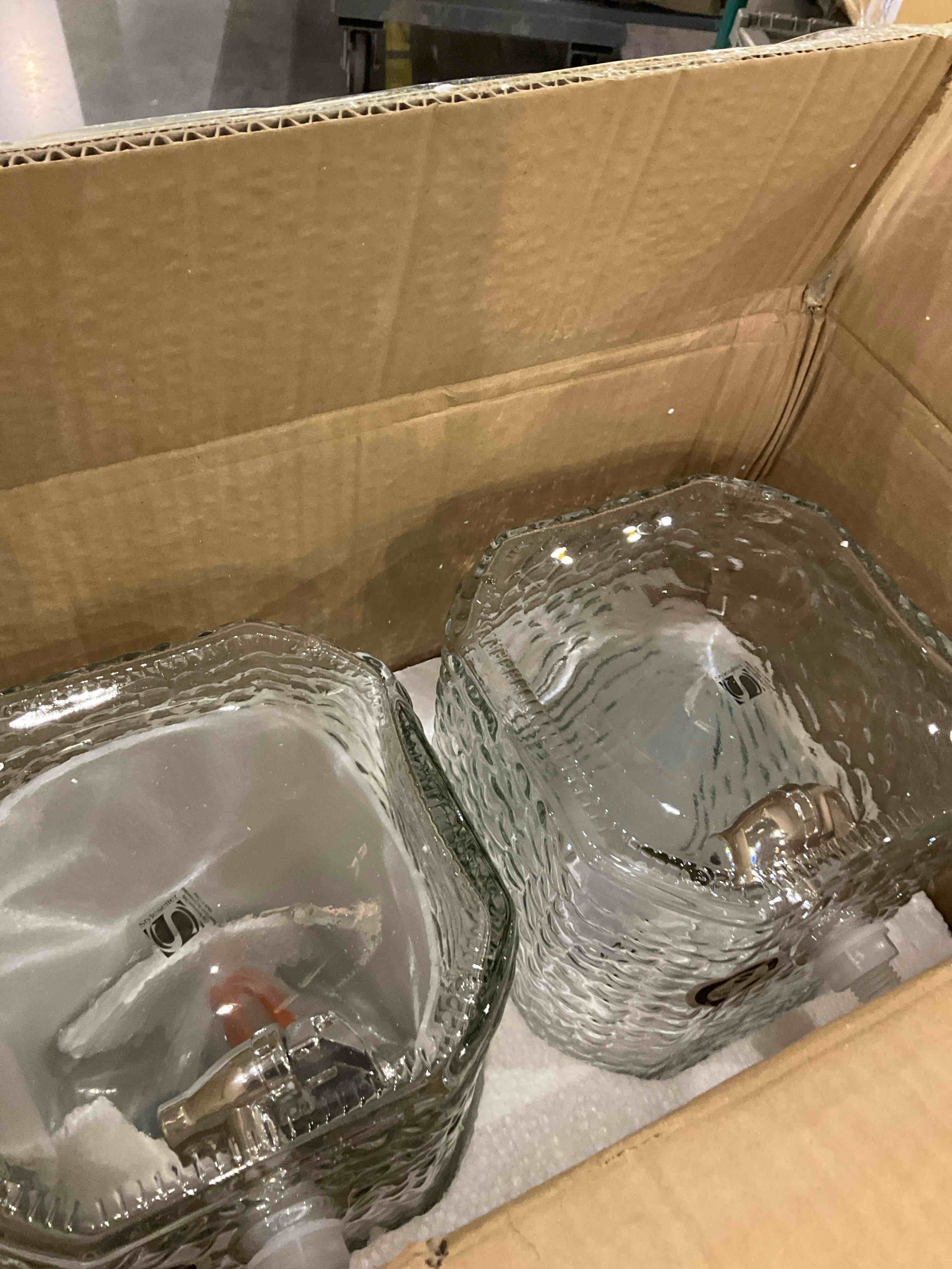 https://s3.amazonaws.com/lotting-images-prod/BargainHunt/EXS01509717_1716981557481.jpeg