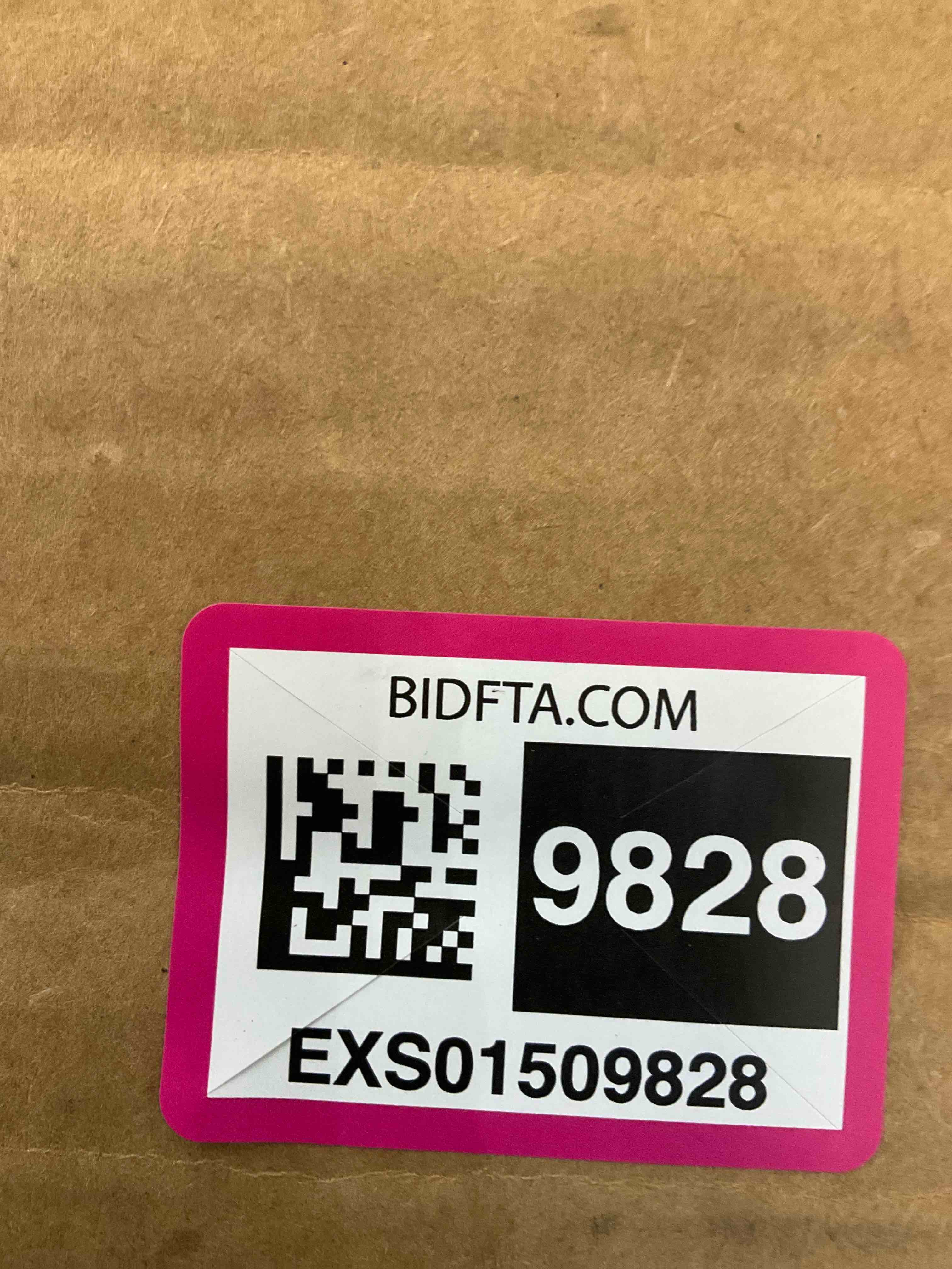https://s3.amazonaws.com/lotting-images-prod/BargainHunt/EXS01509828_1716998028345.jpeg