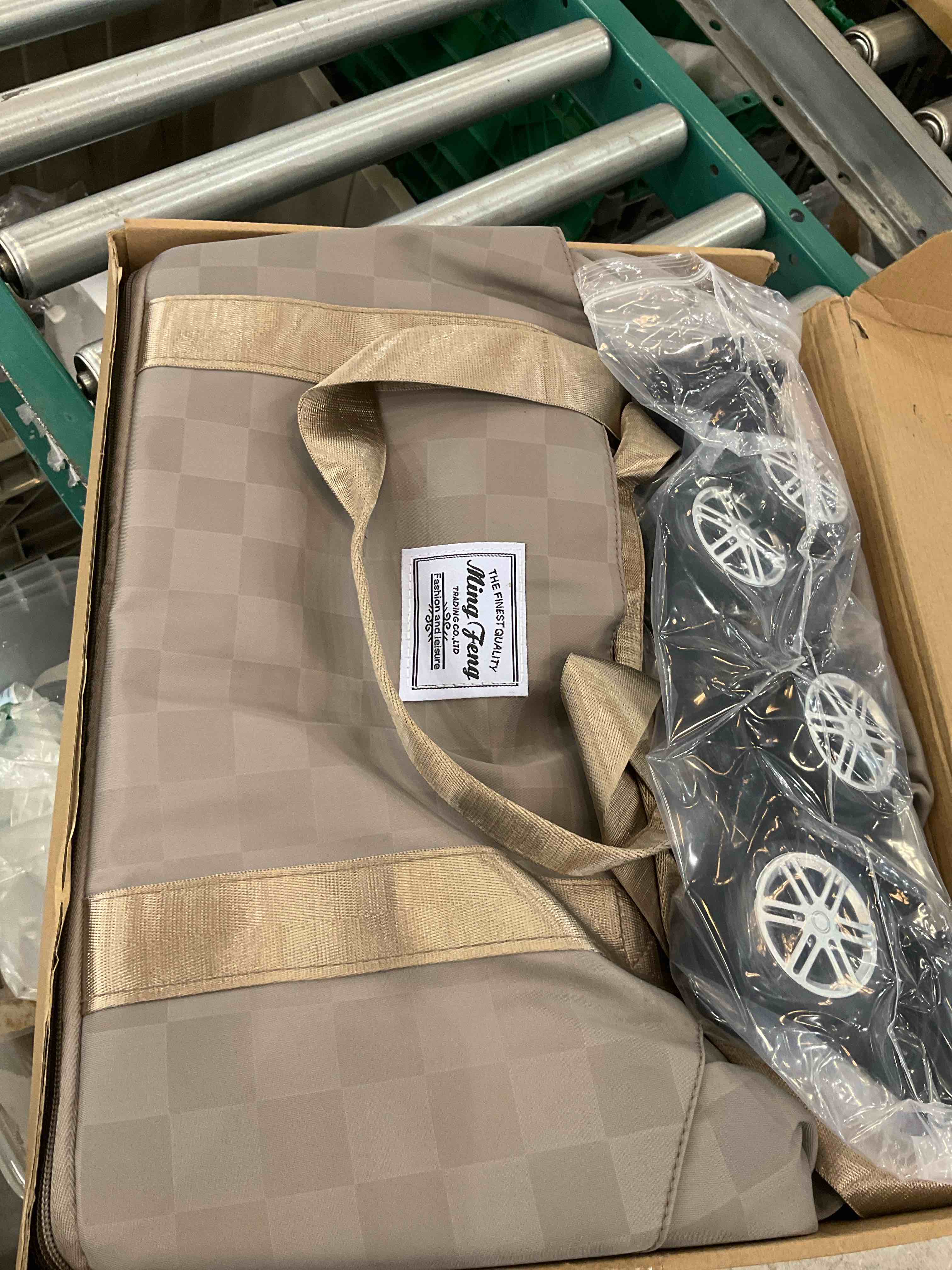https://s3.amazonaws.com/lotting-images-prod/BargainHunt/EXS01509886_1717008811550.jpeg