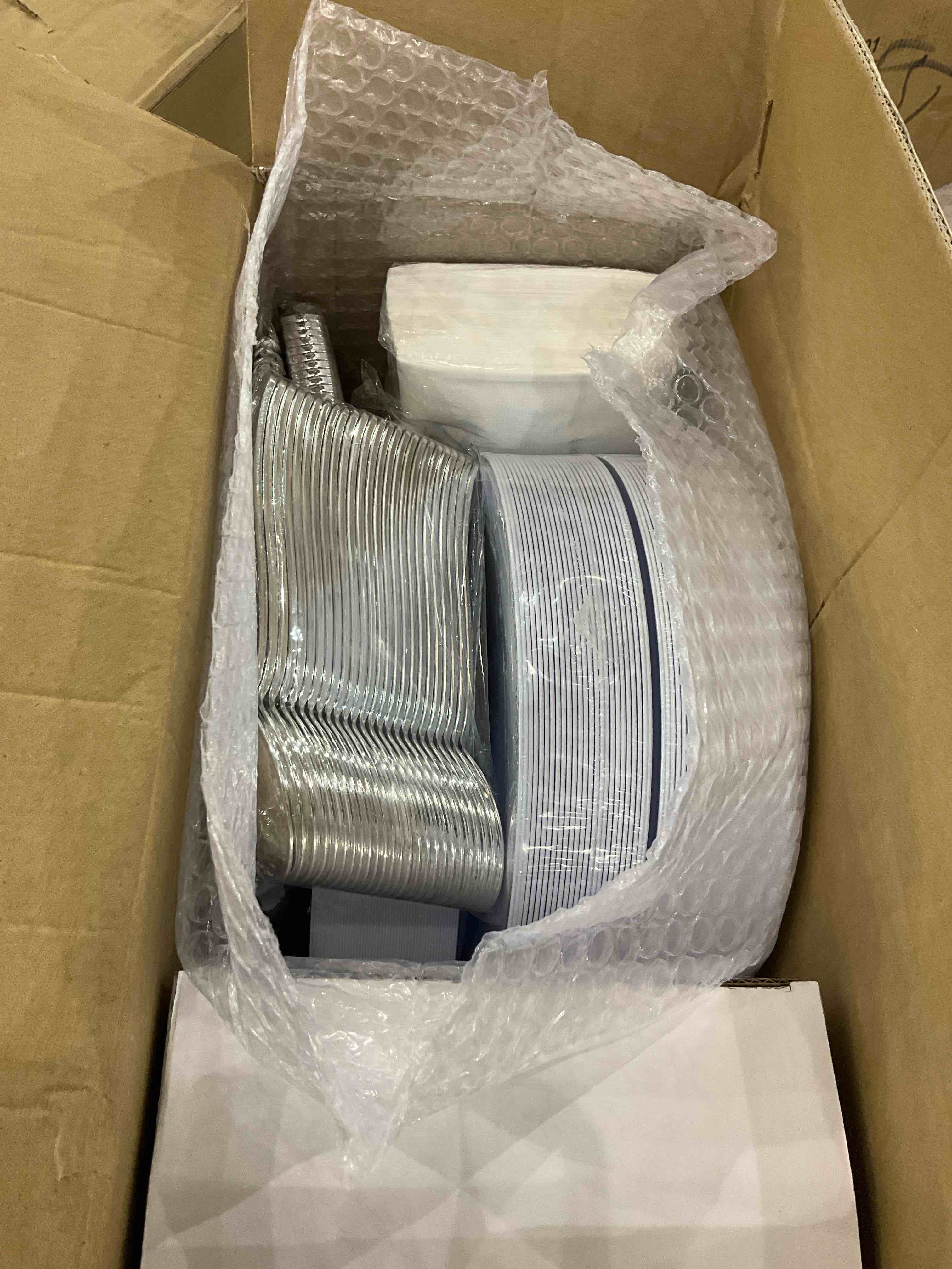 https://s3.amazonaws.com/lotting-images-prod/BargainHunt/EXS01509917_1717069861009.jpeg