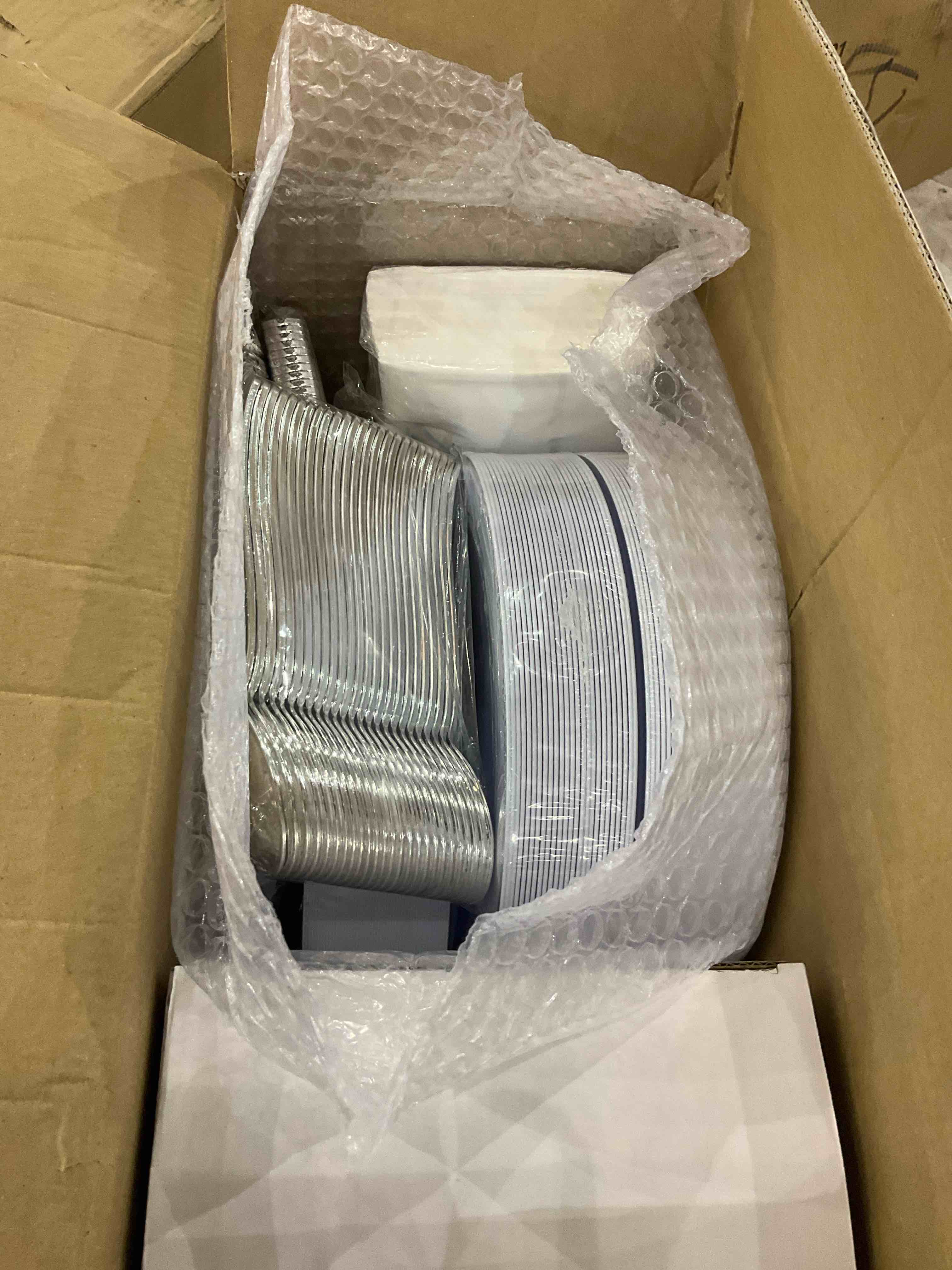 https://s3.amazonaws.com/lotting-images-prod/BargainHunt/EXS01509917_1717069861924.jpeg
