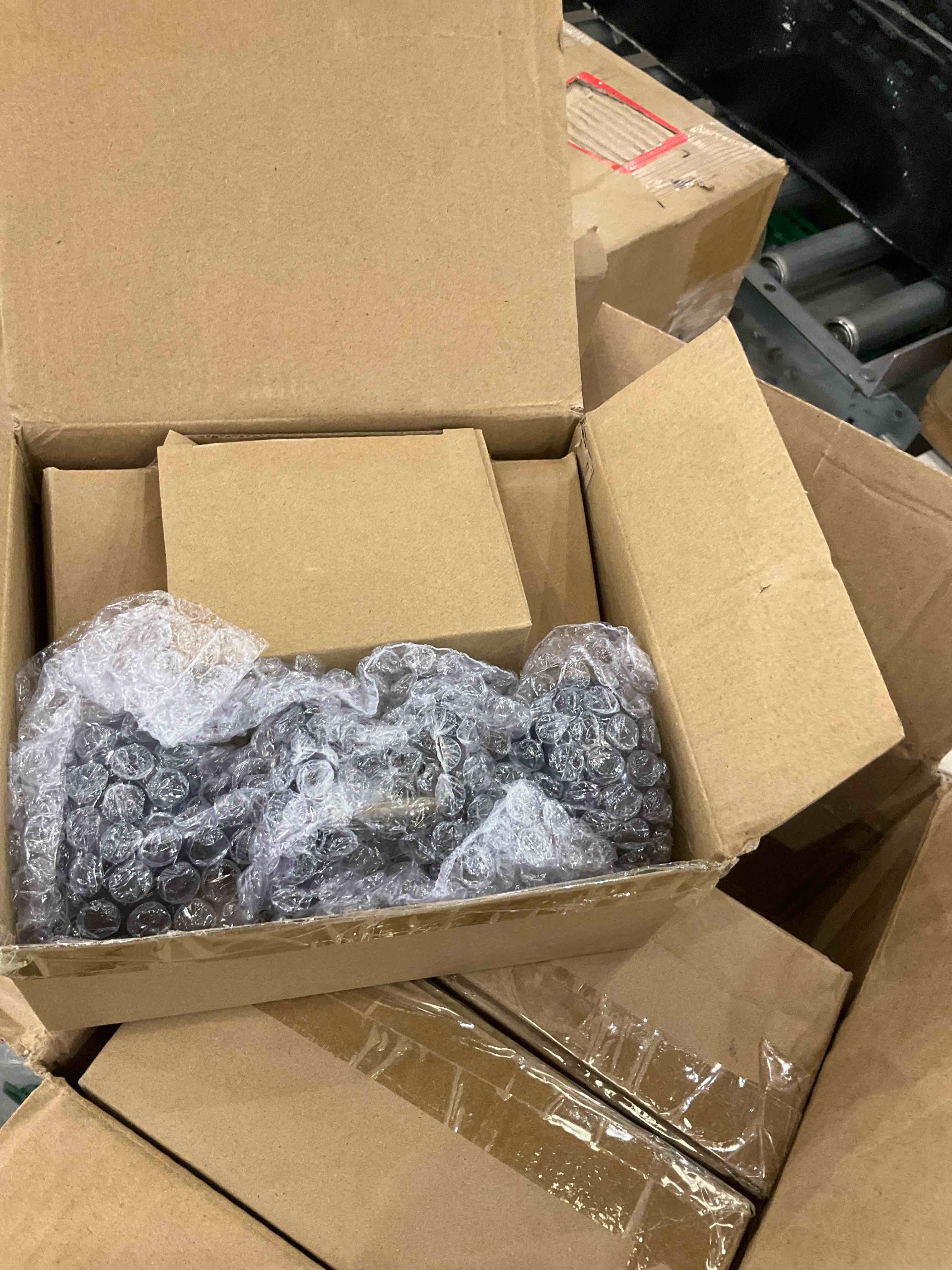 https://s3.amazonaws.com/lotting-images-prod/BargainHunt/EXS01509946_1717073586838.jpeg