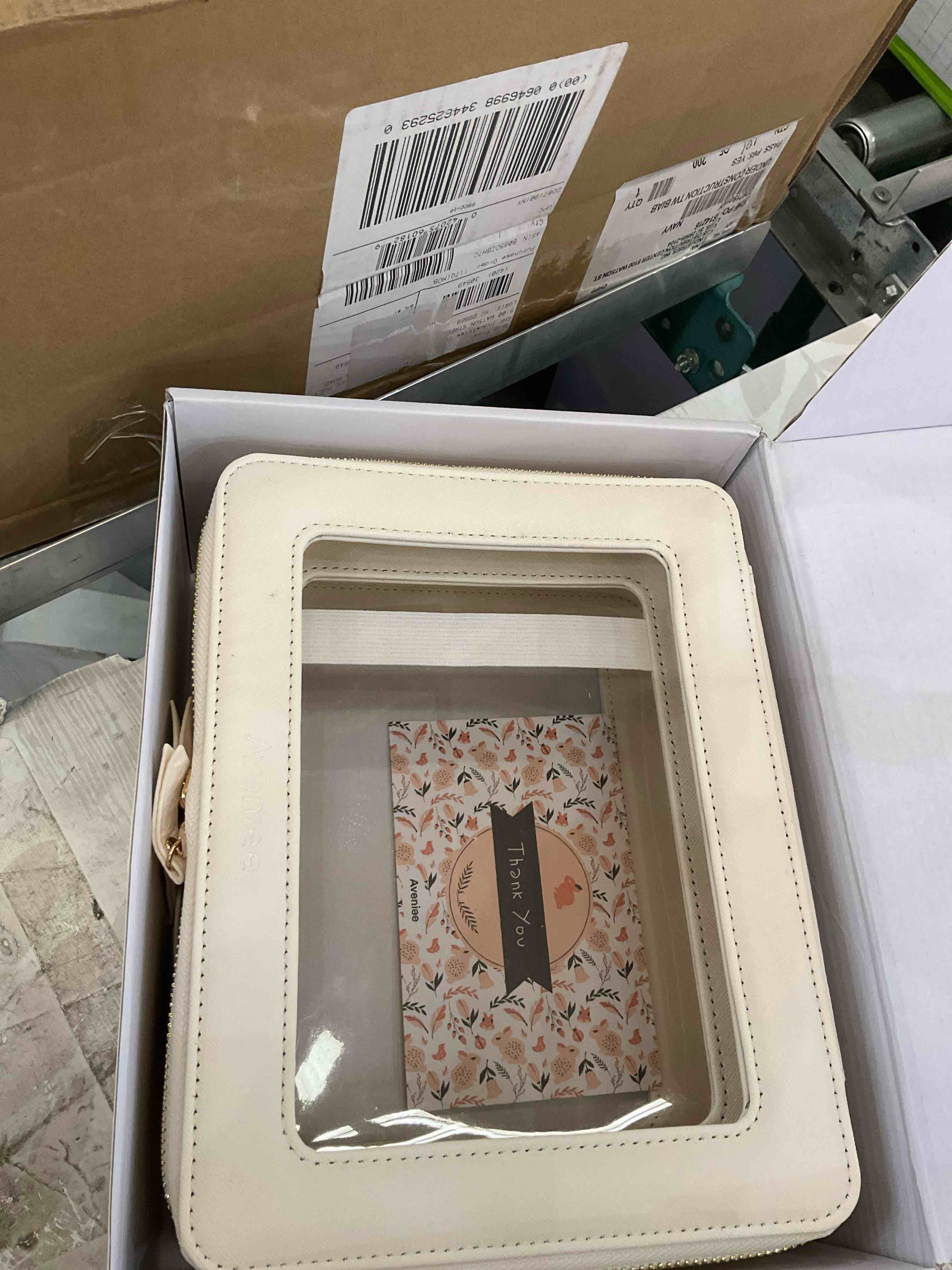 https://s3.amazonaws.com/lotting-images-prod/BargainHunt/EXS01509997_1717083159650.jpeg
