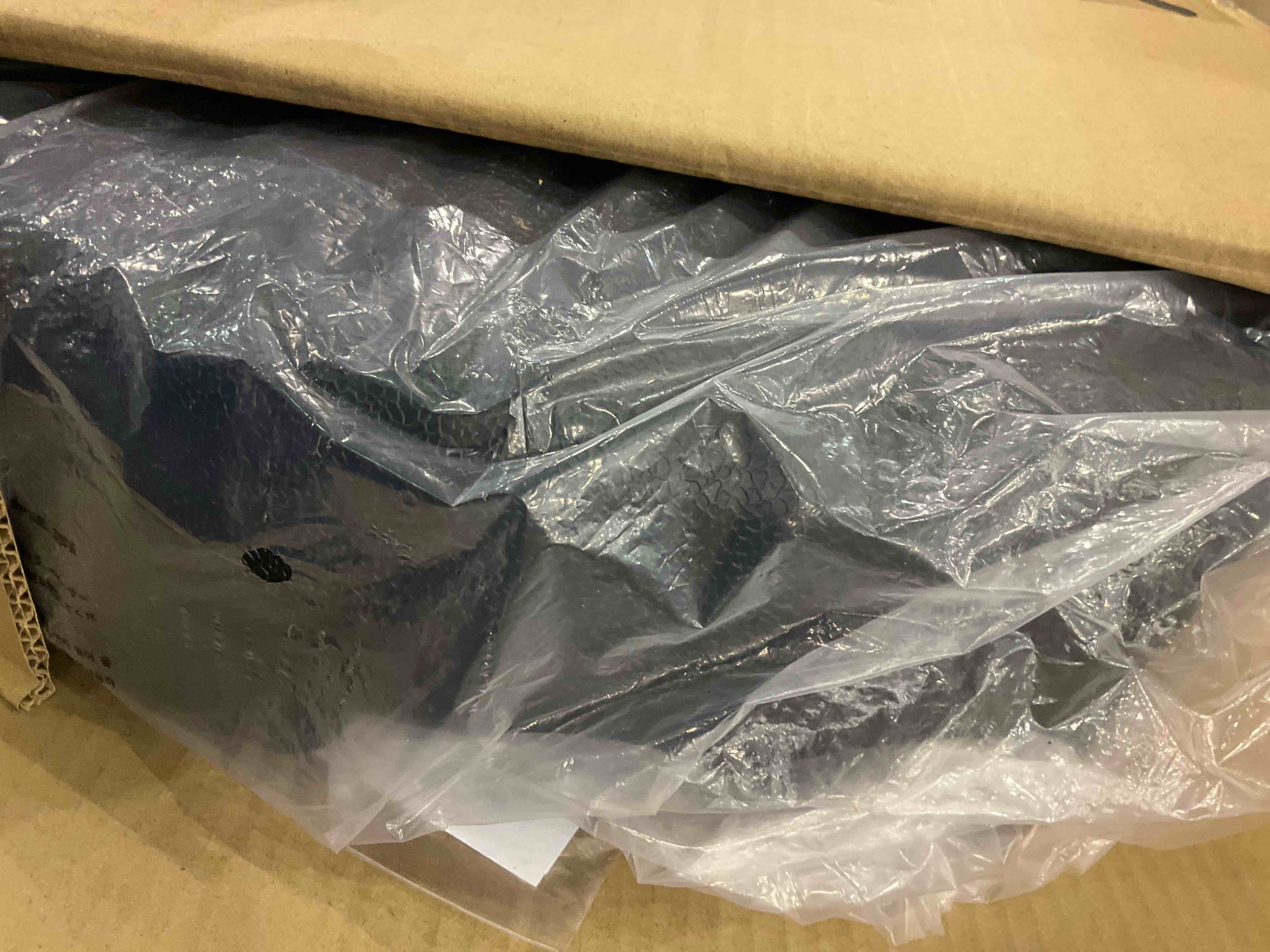 https://s3.amazonaws.com/lotting-images-prod/BargainHunt/EXS01510187_1717511649231.jpeg