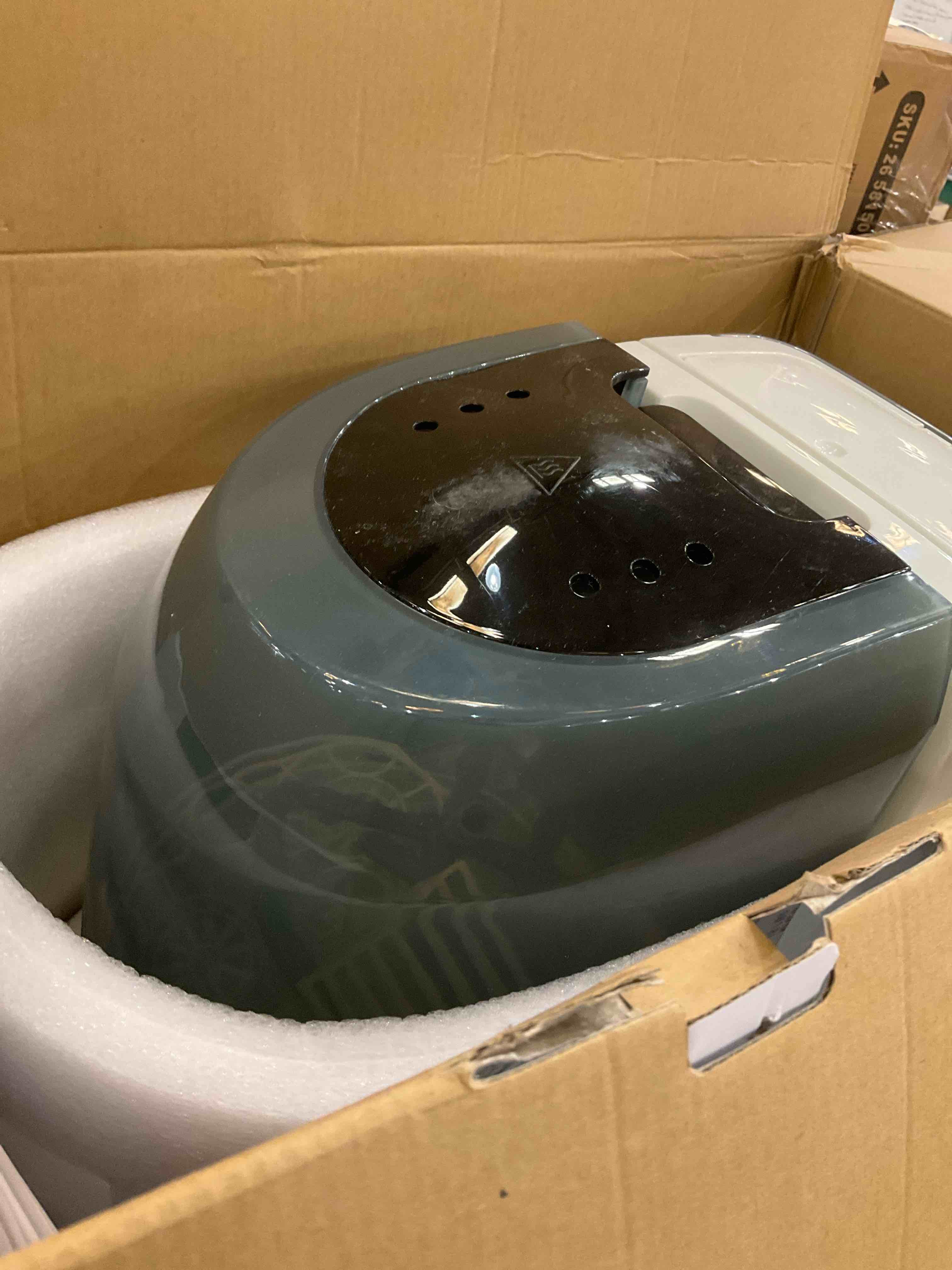https://s3.amazonaws.com/lotting-images-prod/BargainHunt/EXS01510272_1717523467975.jpeg