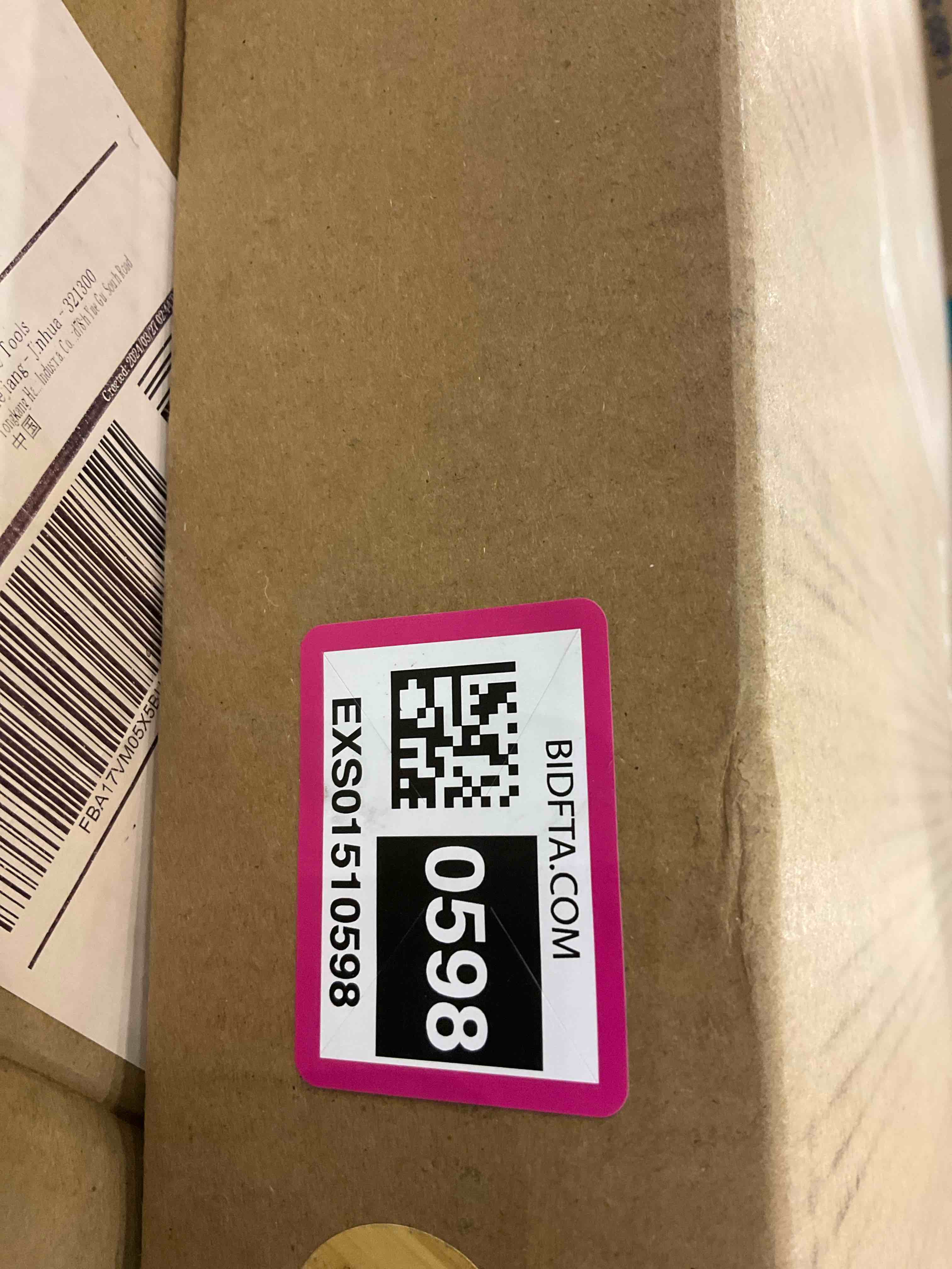 https://s3.amazonaws.com/lotting-images-prod/BargainHunt/EXS01510598_1718626850432.jpeg