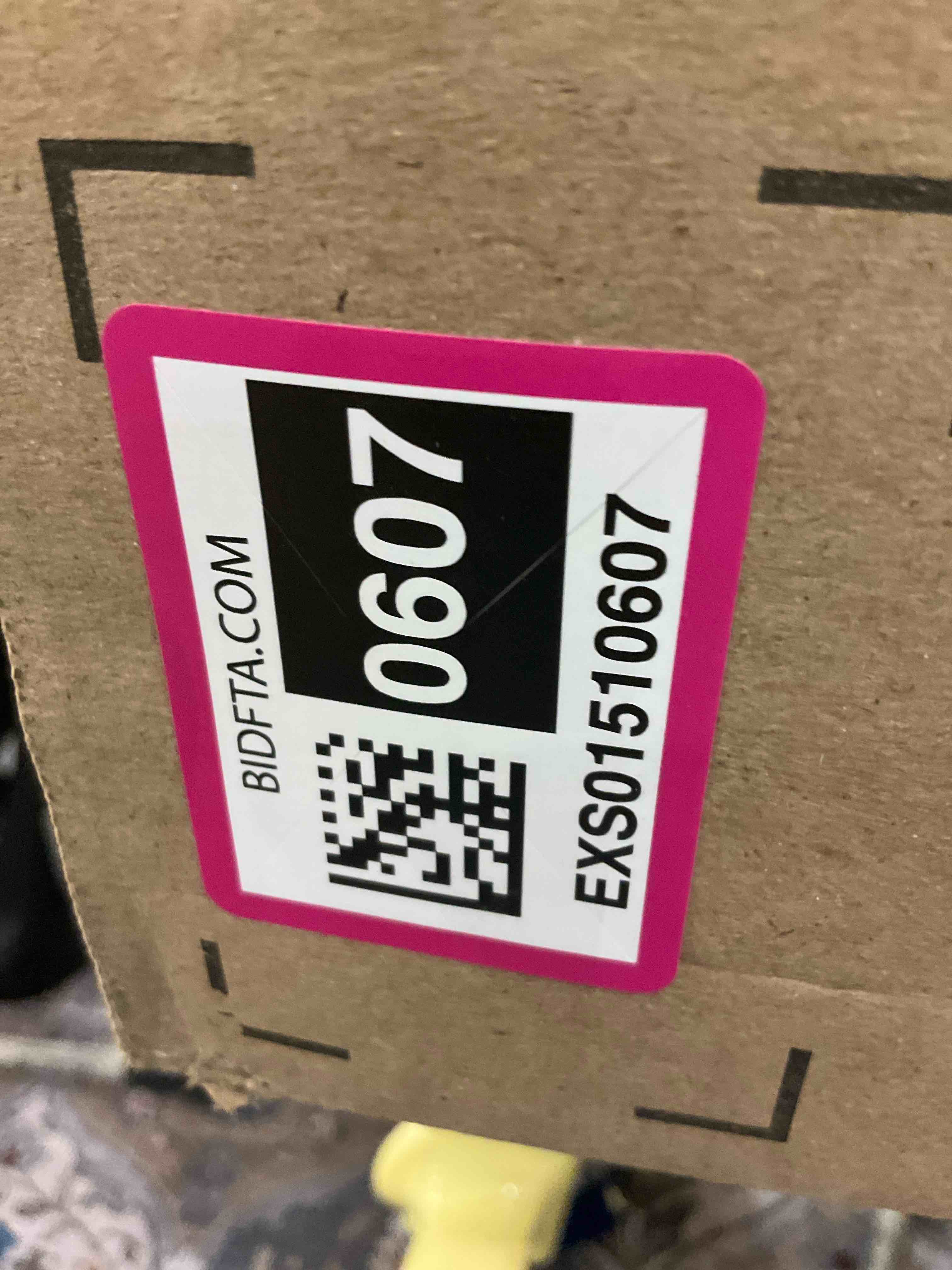 https://s3.amazonaws.com/lotting-images-prod/BargainHunt/EXS01510607_1718628799680.jpeg