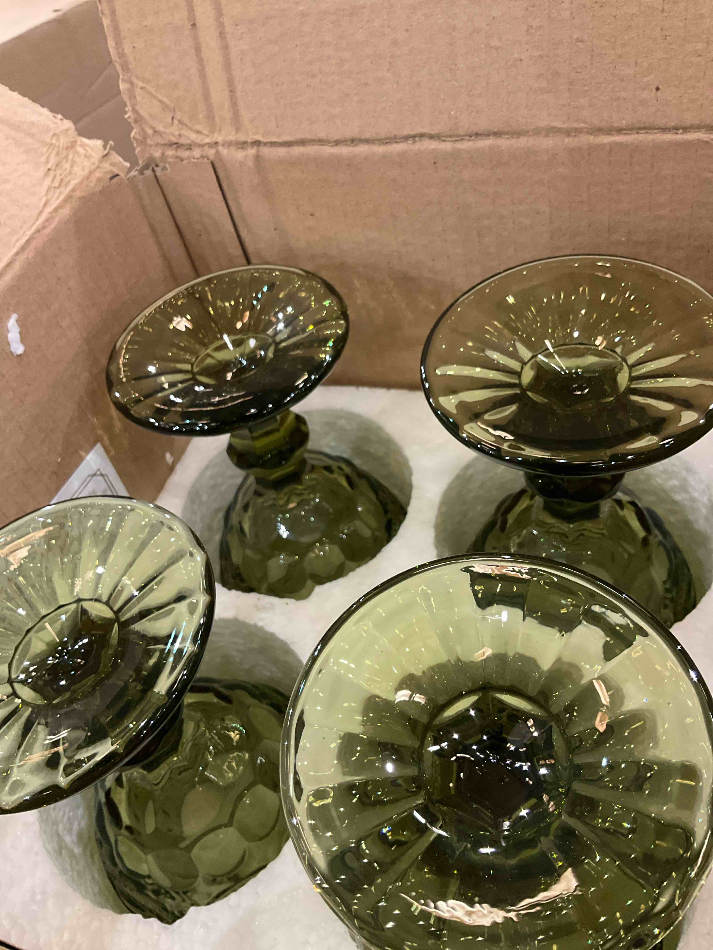https://s3.amazonaws.com/lotting-images-prod/BargainHunt/EXS01511020_1716907849071.jpeg