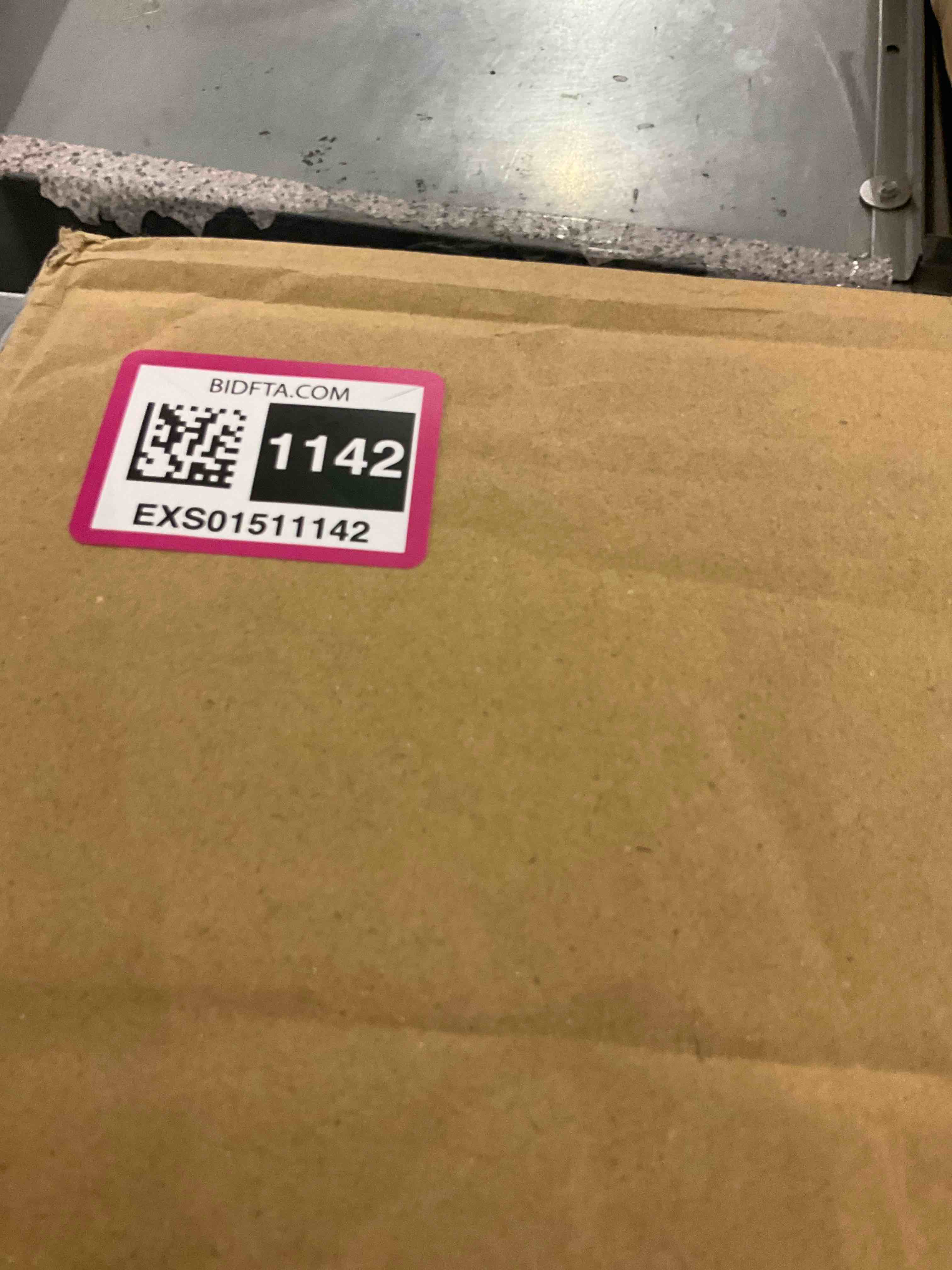 https://s3.amazonaws.com/lotting-images-prod/BargainHunt/EXS01511142_1716982870598.jpeg
