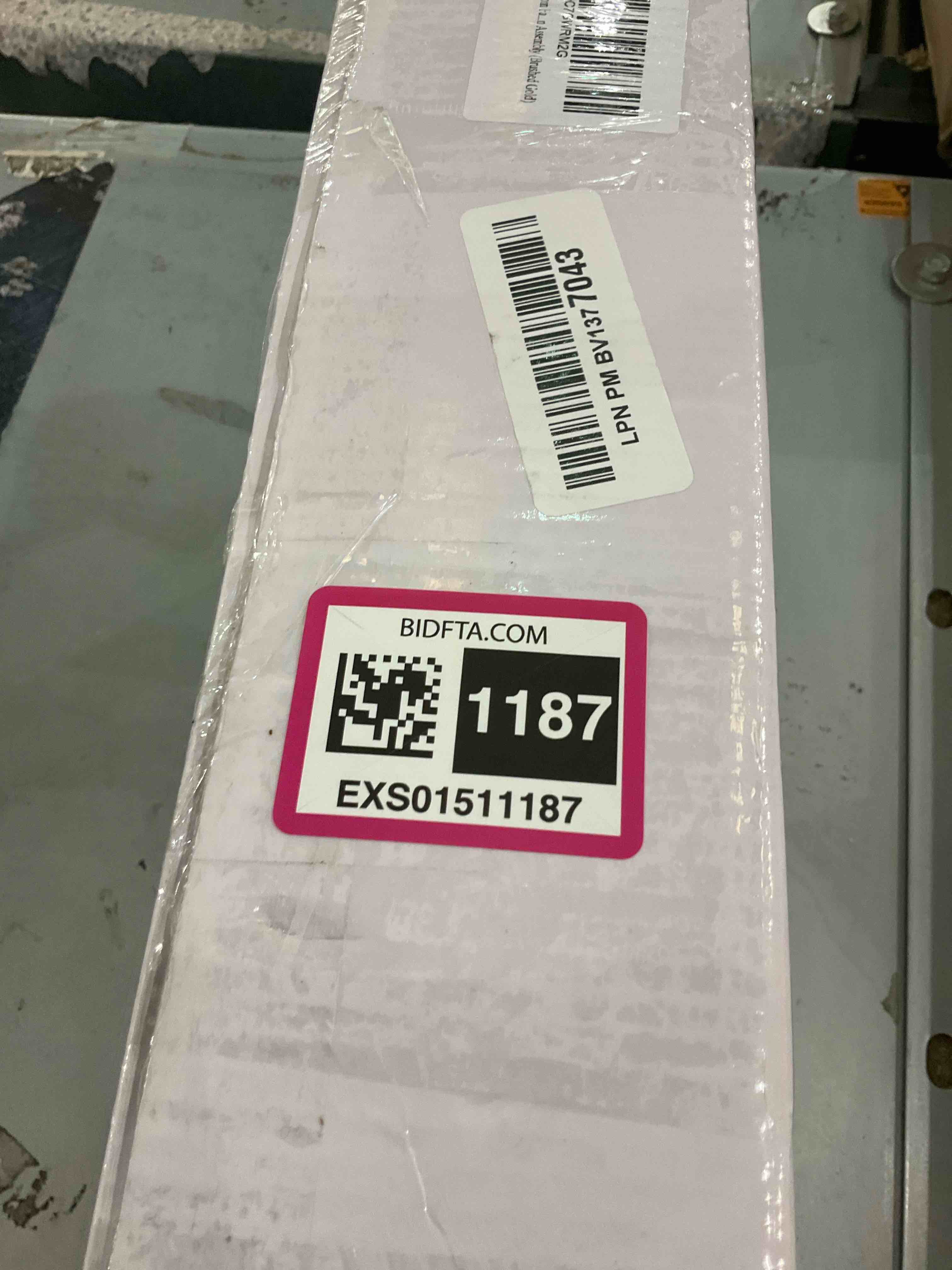 https://s3.amazonaws.com/lotting-images-prod/BargainHunt/EXS01511187_1716986556370.jpeg