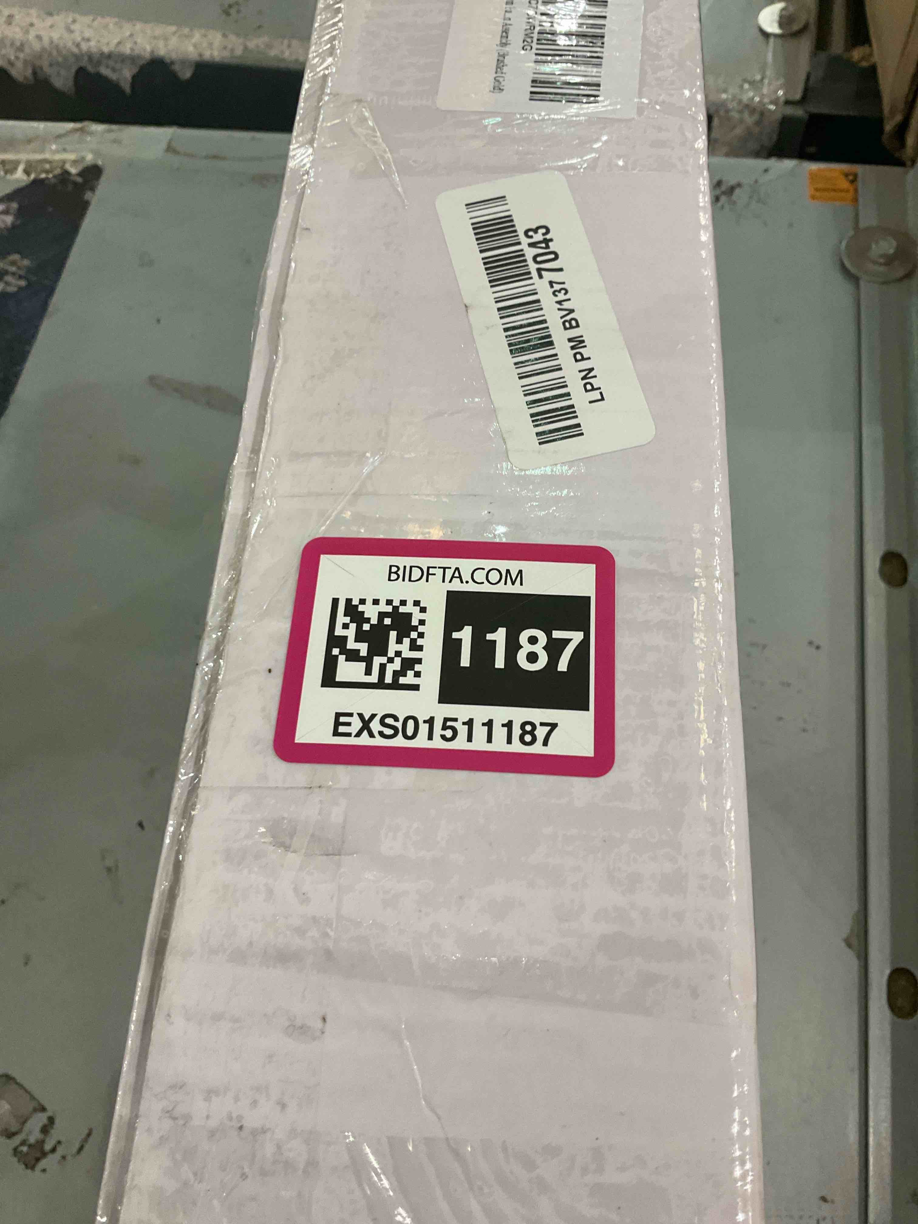 https://s3.amazonaws.com/lotting-images-prod/BargainHunt/EXS01511187_1716986557287.jpeg