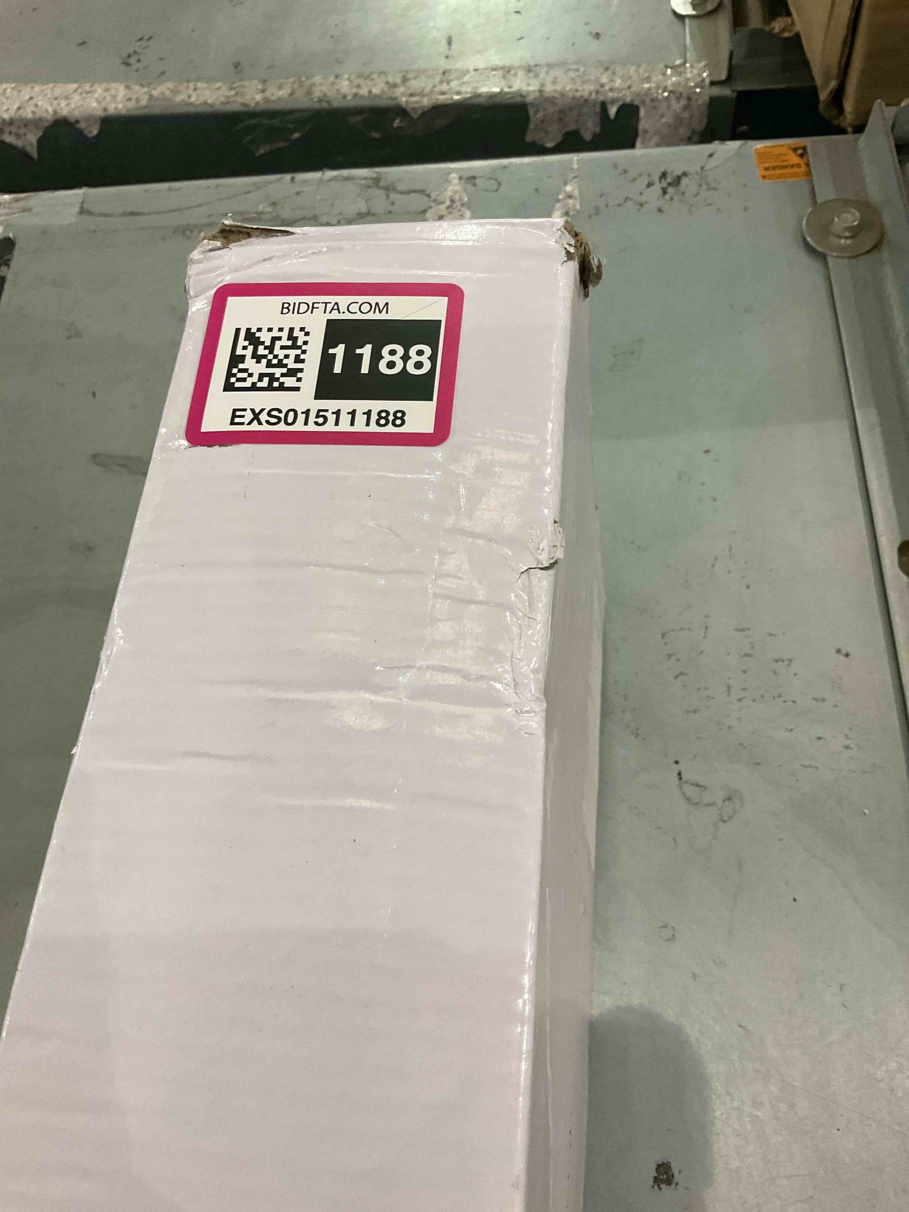 https://s3.amazonaws.com/lotting-images-prod/BargainHunt/EXS01511188_1716986637830.jpeg