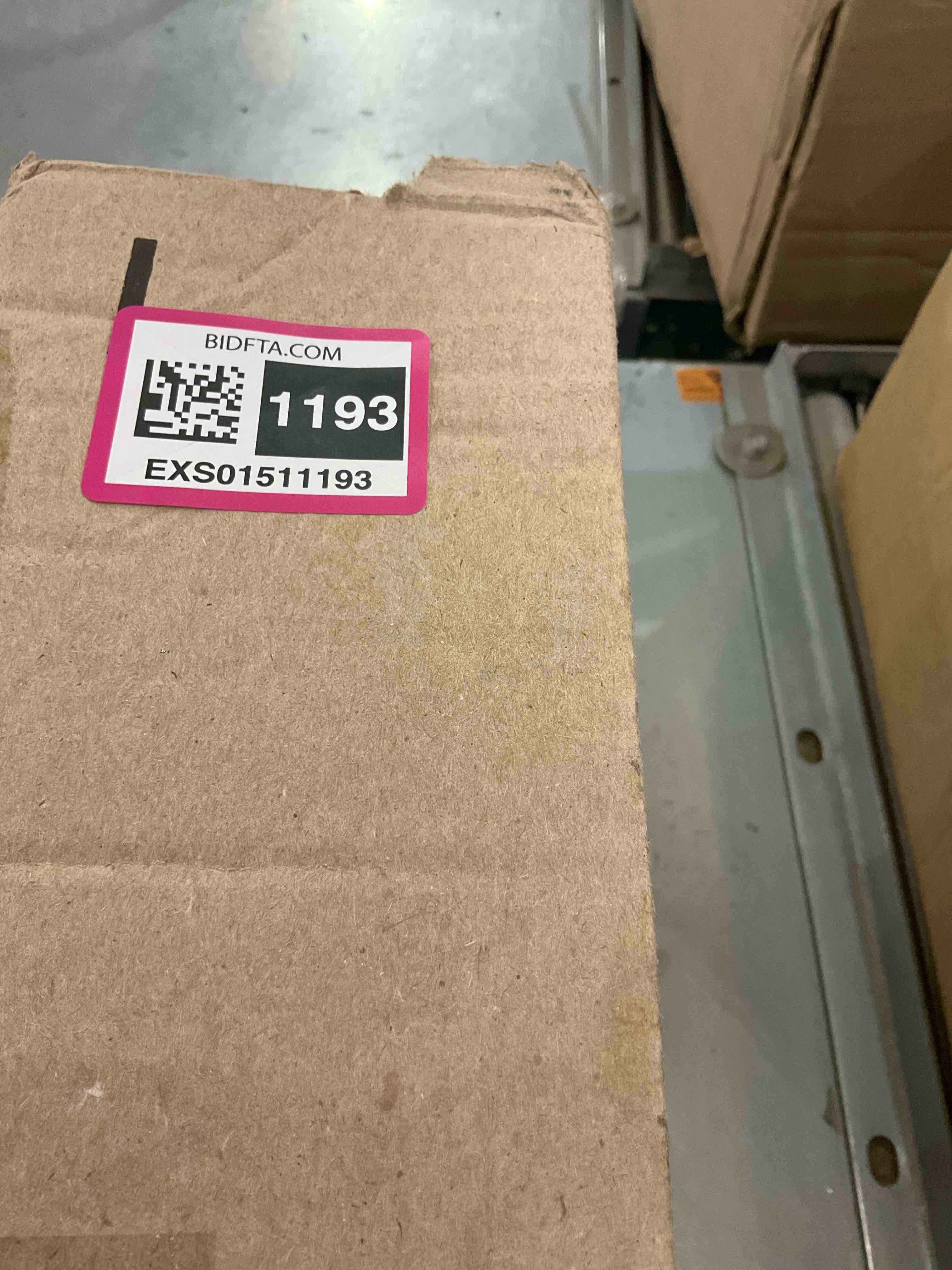 https://s3.amazonaws.com/lotting-images-prod/BargainHunt/EXS01511193_1716987041858.jpeg